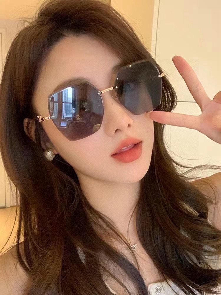  GUCCI-古驰意大利进口🇮🇹2025时尚潮流奢华装饰太阳眼镜 尼龙偏光高清太阳镜明星海报款 超高复杂