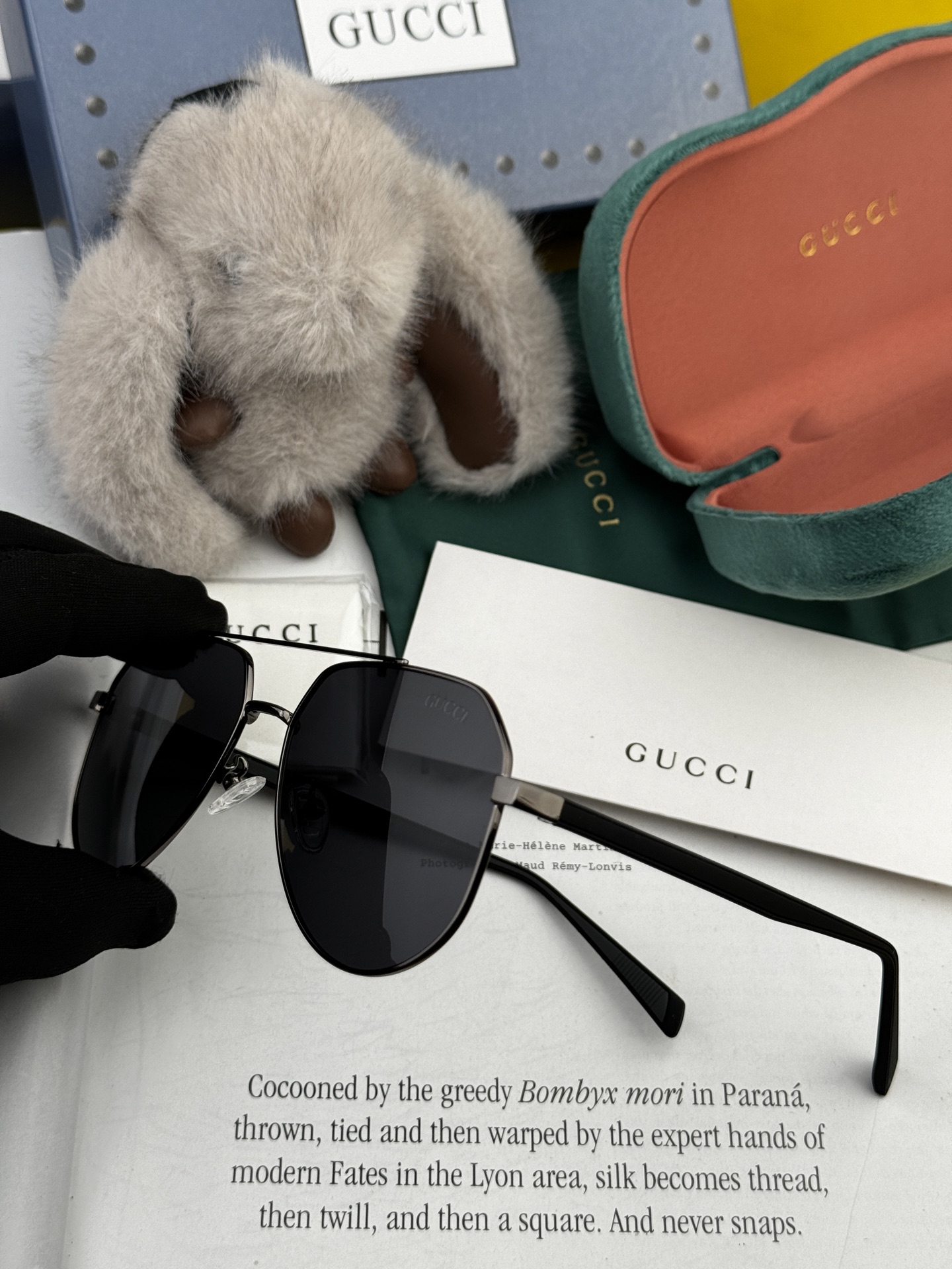   Gucci 。  高品质男女款墨镜   👍 进口宝丽来偏光镜片  。蛤蟆镜 开车钓鱼都可 。百搭显瘦