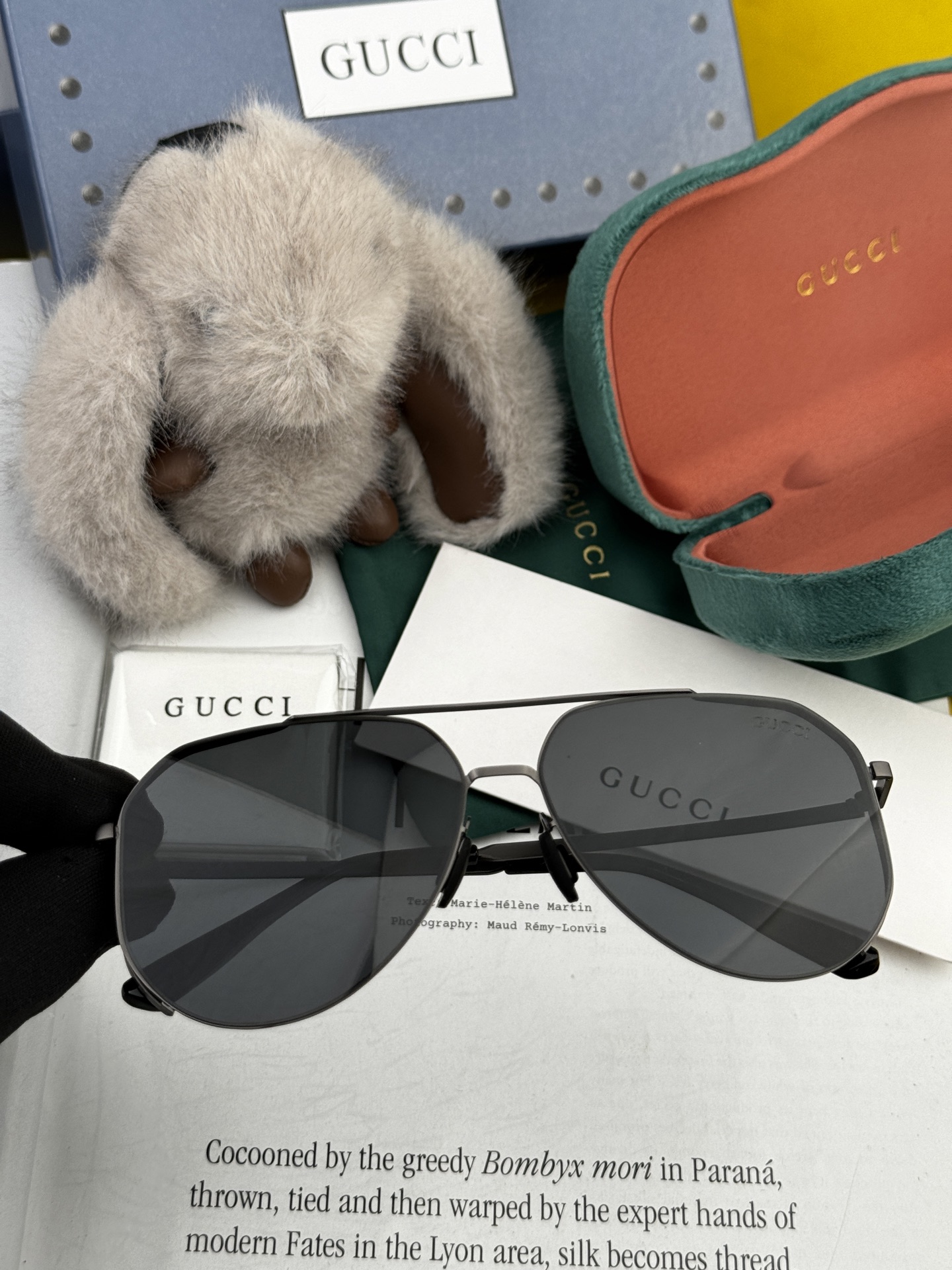 ♦️ GUCCI 2025
新款男女情侣款太阳镜多边形墨镜iP电镀永不褪色 超轻超有弹性整幅眼镜无螺丝重