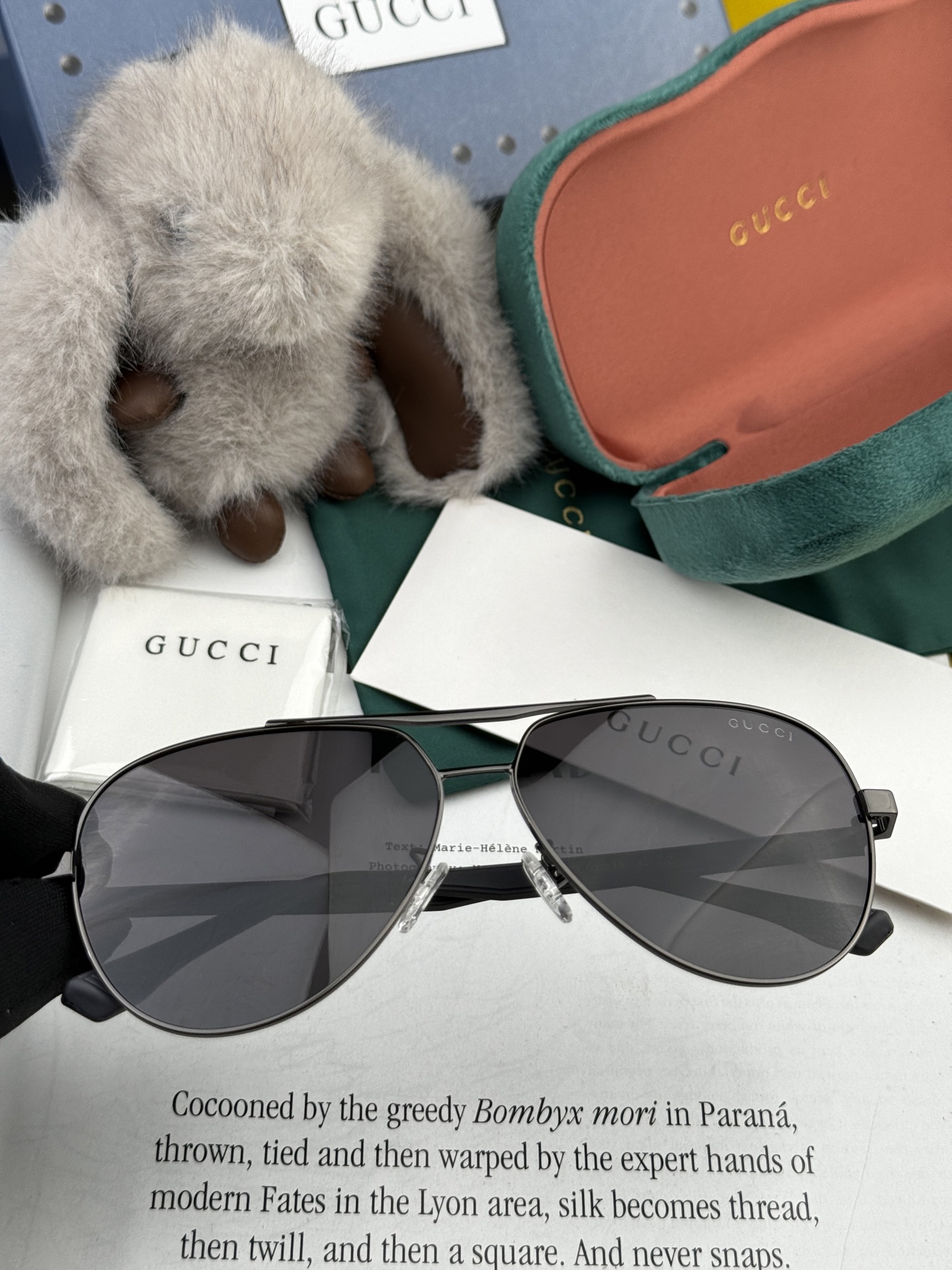   Gucci 。  高品质男女款墨镜   👍 进口宝丽来偏光镜片  。蛤蟆镜 开车钓鱼都可 。百搭显瘦