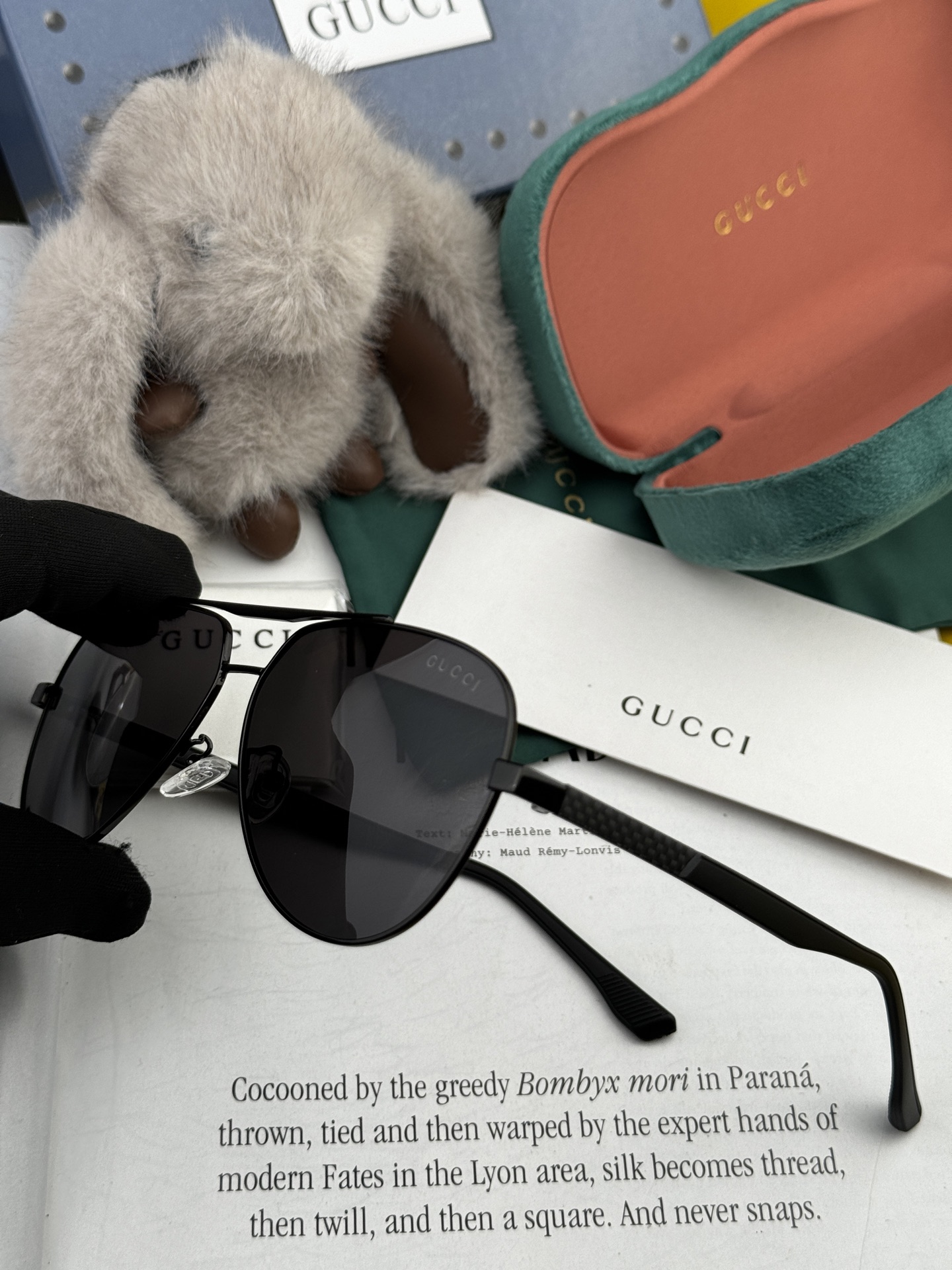   Gucci 。  高品质男女款墨镜   👍 进口宝丽来偏光镜片  。蛤蟆镜 开车钓鱼都可 。百搭显瘦