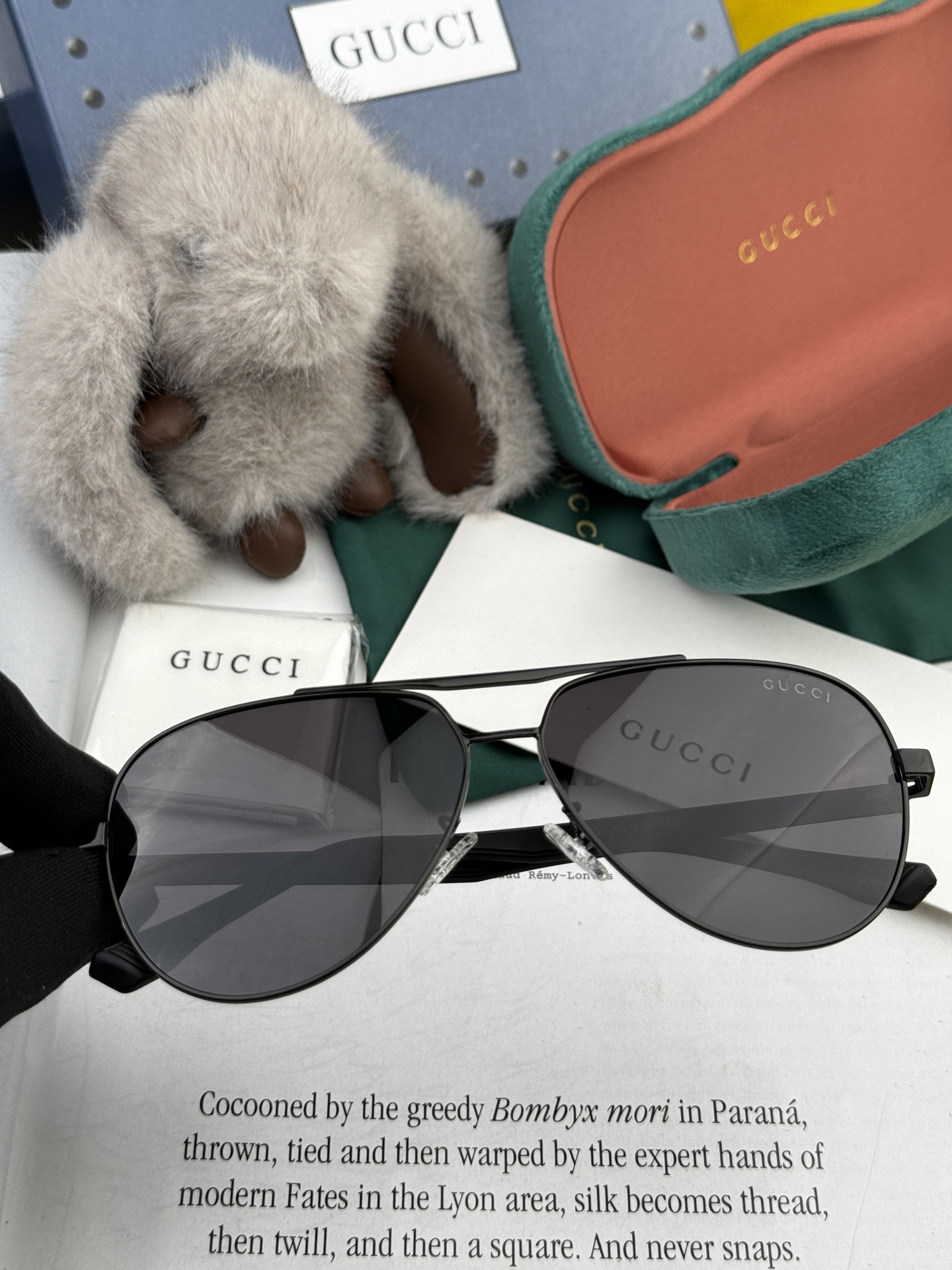   Gucci 。  高品质男女款墨镜   👍 进口宝丽来偏光镜片  。蛤蟆镜 开车钓鱼都可 。百搭显瘦