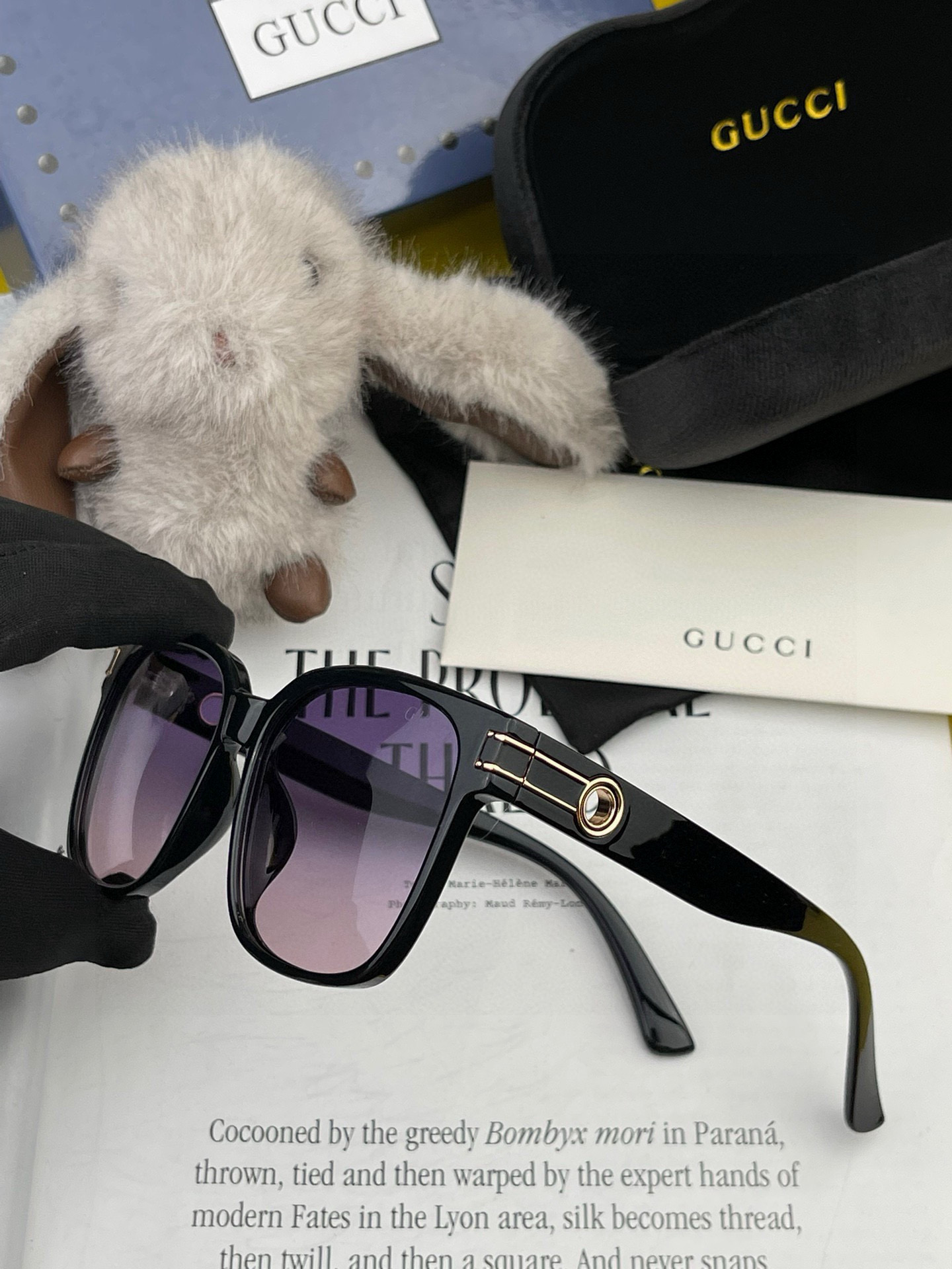  GUCCI 2025开春新款 最新款方框太阳镜 各路网红纷纷带起气场满分‼️ 俏皮甜美.上脸效果更佳.