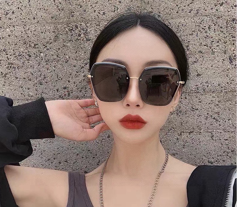 🔺 【香奈儿】2025开春新款 潮流爆款 时尚方框偏光太阳镜 高品质 佩戴舒适 网红潮款墨镜 型号：CH
