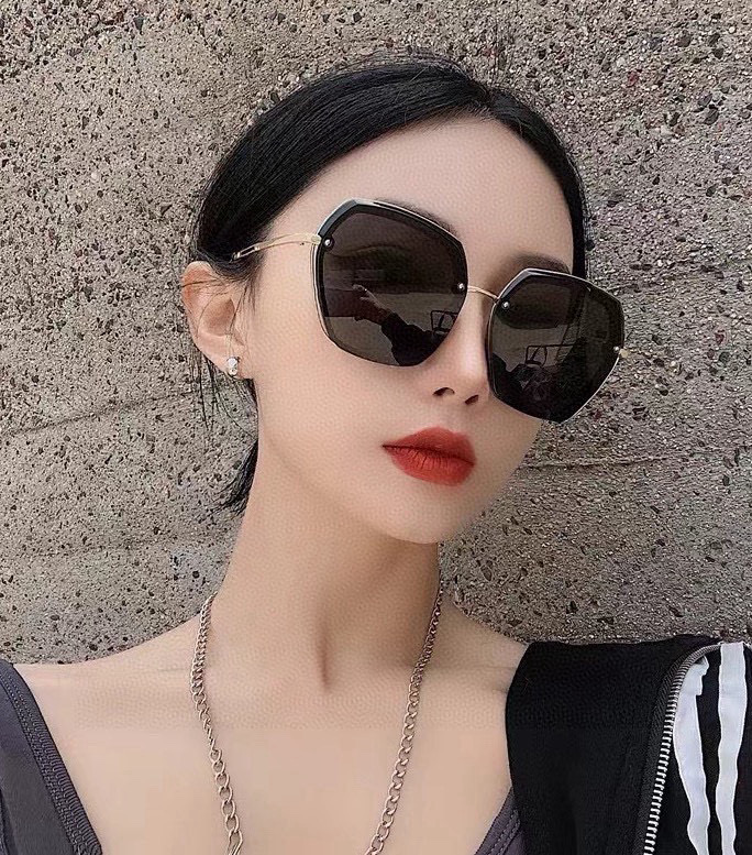 🔺 【香奈儿】2025开春新款 潮流爆款 时尚方框偏光太阳镜 高品质 佩戴舒适 网红潮款墨镜 型号：CH