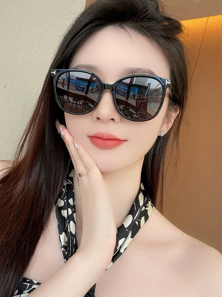  【TOMFORD】汤姆福特 爆款来袭！经典火爆作品 重磅出击 ！超经典偏光眼镜，时刻展现时尚大牌风范！