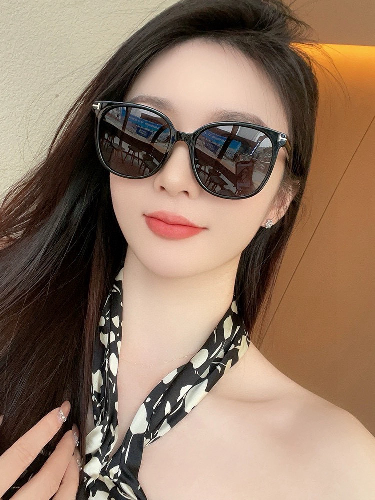  【TOMFORD】汤姆福特 爆款来袭！经典火爆作品 重磅出击 ！超经典偏光眼镜，时刻展现时尚大牌风范！