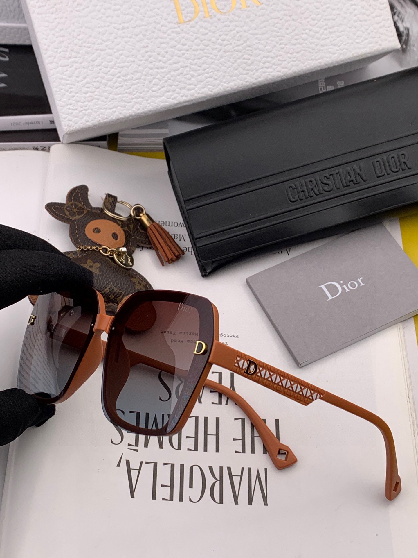 【DIOR-迪奥】开春新款 潮流爆款 时尚方框偏光太阳镜 高品质 佩戴舒适 网红潮款墨镜 型号：CD69