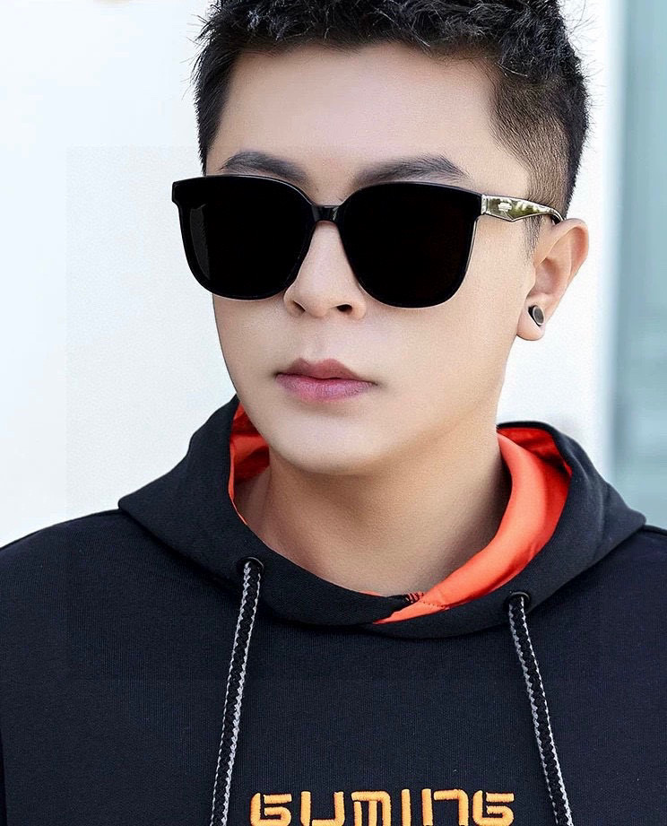 NO:244706,GUCCI2025 Spring New All-in-One Mirror Large Frame Sunglasses Same Model for Men and Women Popular Large Frame Nylon Sunglasses Super Exquisite and Cool Temple Brand Design Strong Nice~~~ Model G8600 Glasses Sunglasses, Glasses, Gucci19860909GUCCI2025开春新款一体镜 大框太阳镜男女同款  爆款大框尼龙太阳镜 超逼格超酷 镜腿品牌设计感强 nice~~~ 型号G8600眼镜墨镜太阳镜,眼镜,gucci,glasses