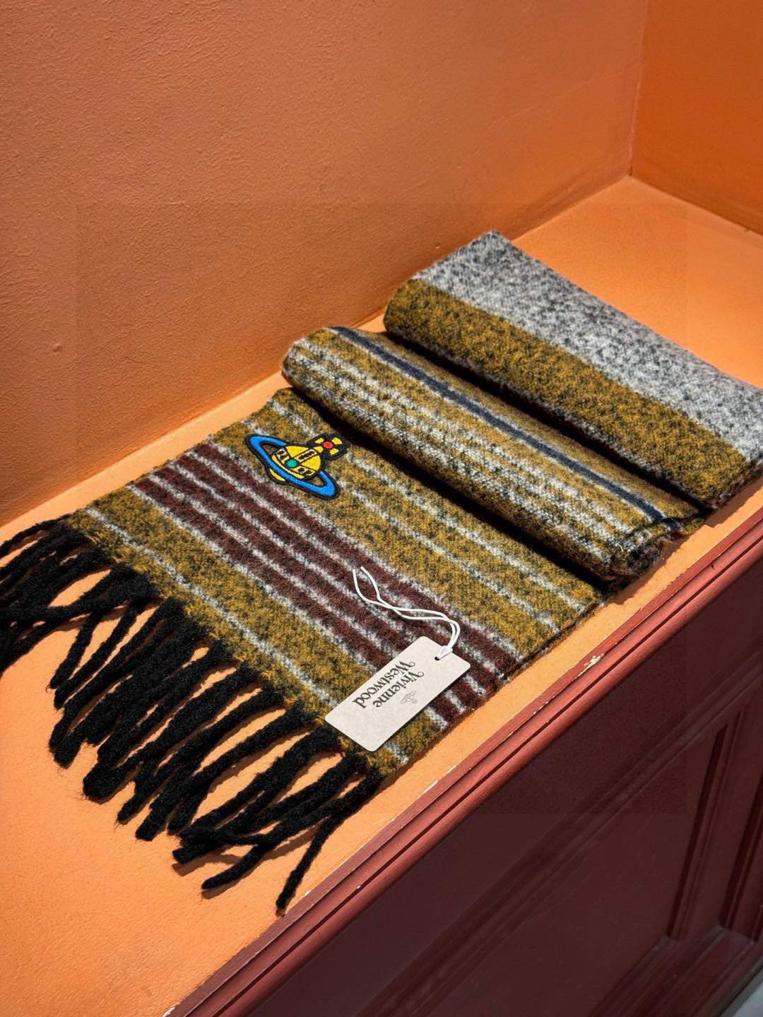 Luxurious Horse Fur Scarf: Queen of the West – Limited Edition, Super Soft and Cozy - 图片 8