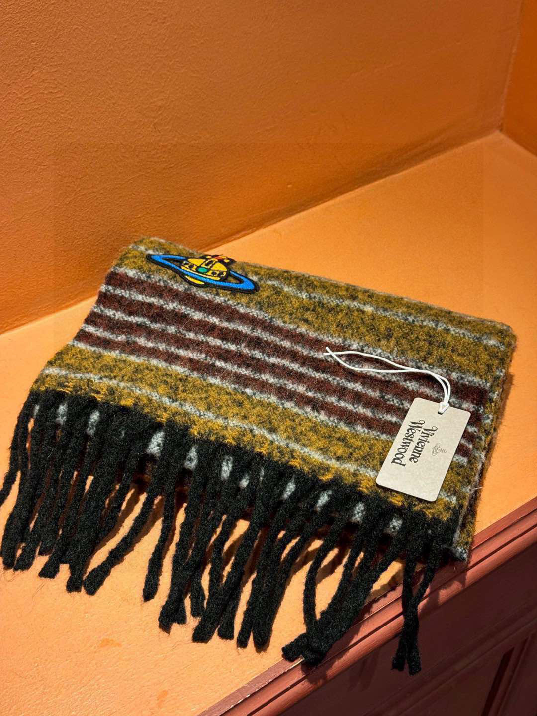 Luxurious Horse Fur Scarf: Queen of the West – Limited Edition, Super Soft and Cozy - 图片 5