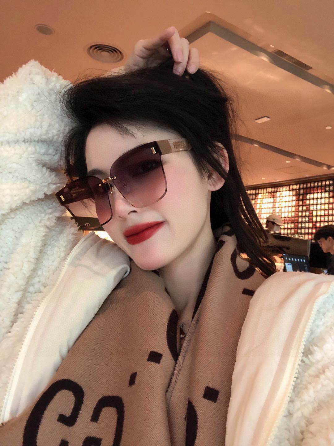 NO:244045,[Nylon polarization series] DIOR large frame sunglasses sunglasses classic square frame design, not picky about face shape, it looks very elegant whether it is matched with a coat or a dress, nylon polarization lenses prevent UV rays Model CD1192 glasses sunglasses sunglasses, glasses, dior, skirts19860909【尼龙偏光系列】DIOR大框太阳镜墨镜经典的方框设计,不挑脸型,无论搭配大衣还是连衣裙都非常显气质尼龙偏光镜片预防紫外线 型号CD1192眼镜墨镜太阳镜,眼镜,dior,skirts,glasses