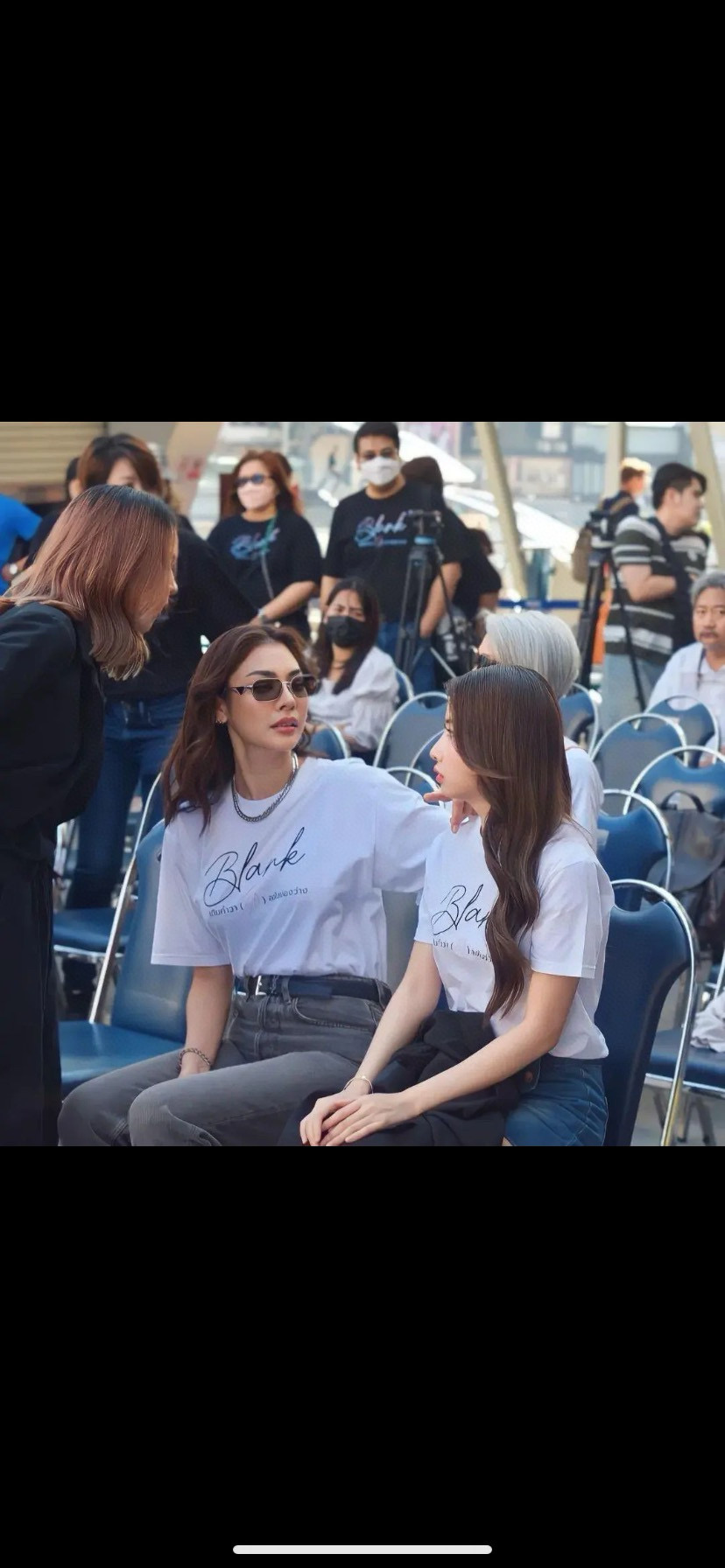 NO:244047,75 Prada Small frame metal sunglasses sunglasses classic square frame design, not picky about face shape, it looks very elegant whether it is matched with a coat or a dress, preventing UV rays Model Model 9913 glasses sunglasses sunglasses, glasses, prada, skirts1986090975 普拉达 小框金属太阳镜墨镜经典的方框设计,不挑脸型,无论搭配大衣还是连衣裙都非常显气质 预防紫外线 型号型号9913眼镜墨镜太阳镜,眼镜,prada,skirts,glasses