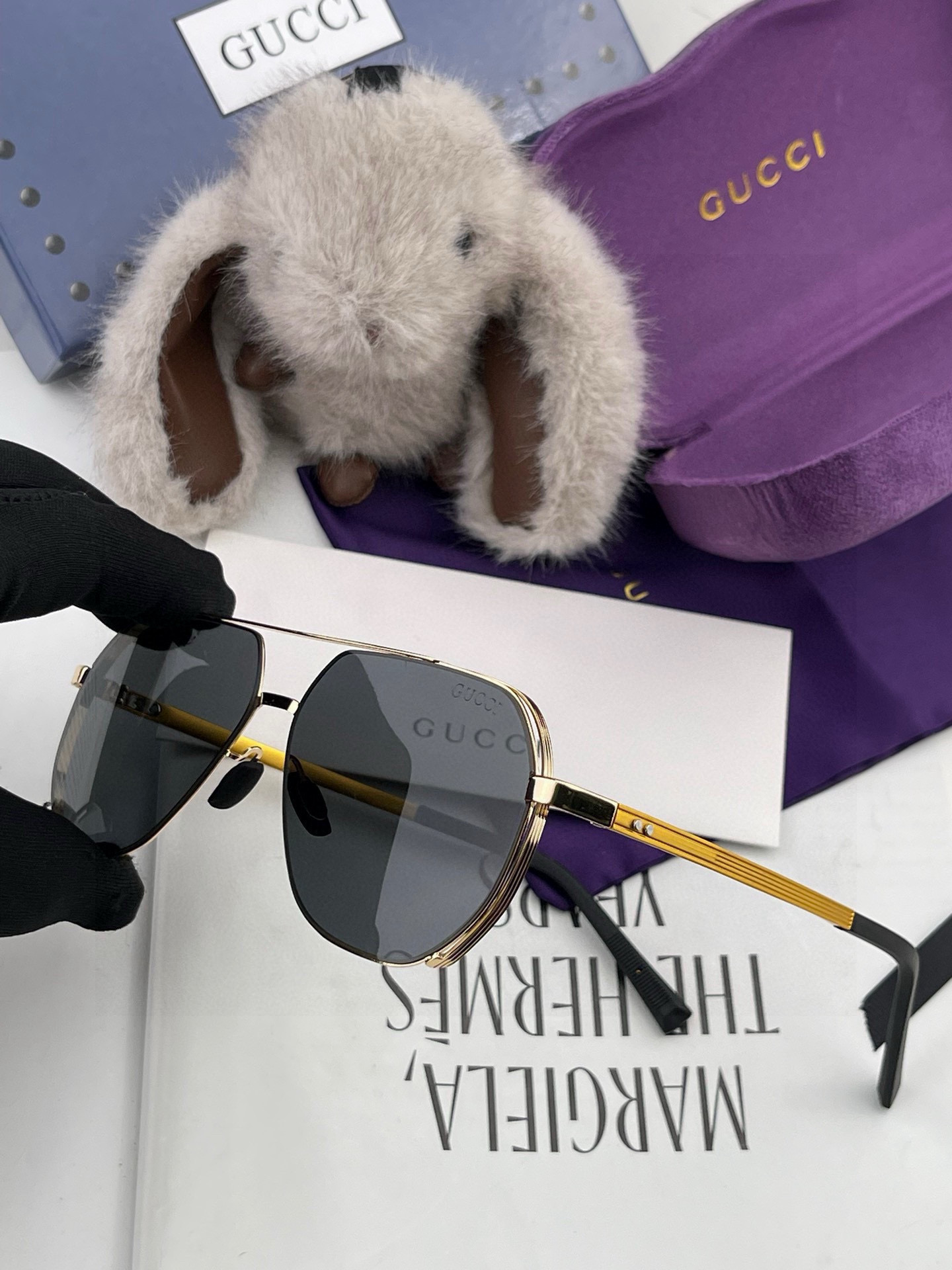         GUCCI 男款炫彩飞行员偏光太阳镜 ❤️材质：高清尼龙加厚卡槽高清偏光镜片 🌹无边框镜