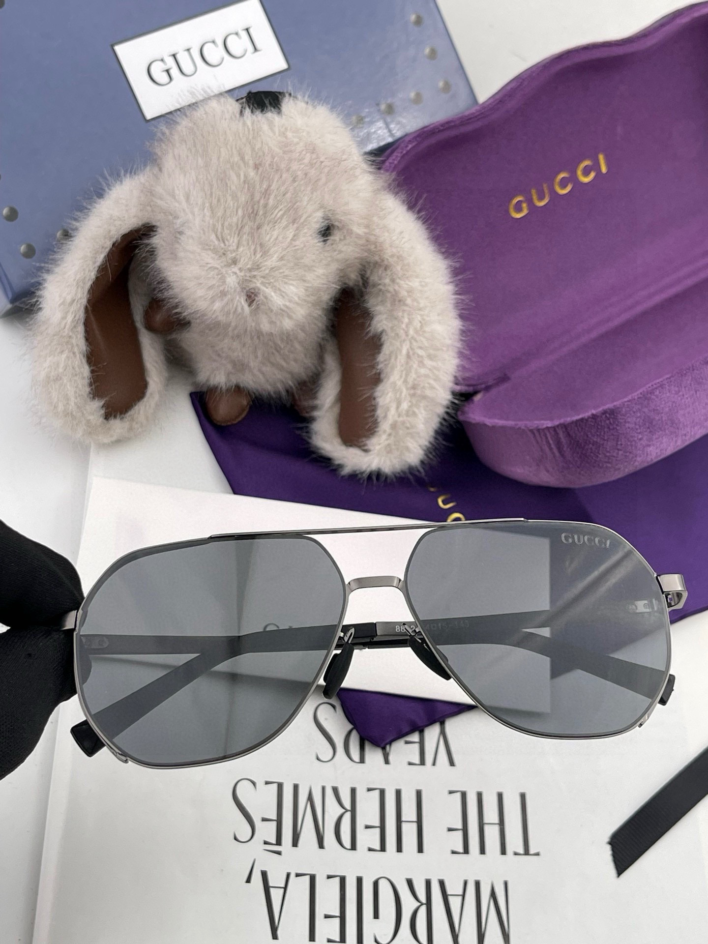         GUCCI 男款炫彩飞行员偏光太阳镜 ❤️材质：高清尼龙加厚卡槽高清偏光镜片 🌹无边框镜