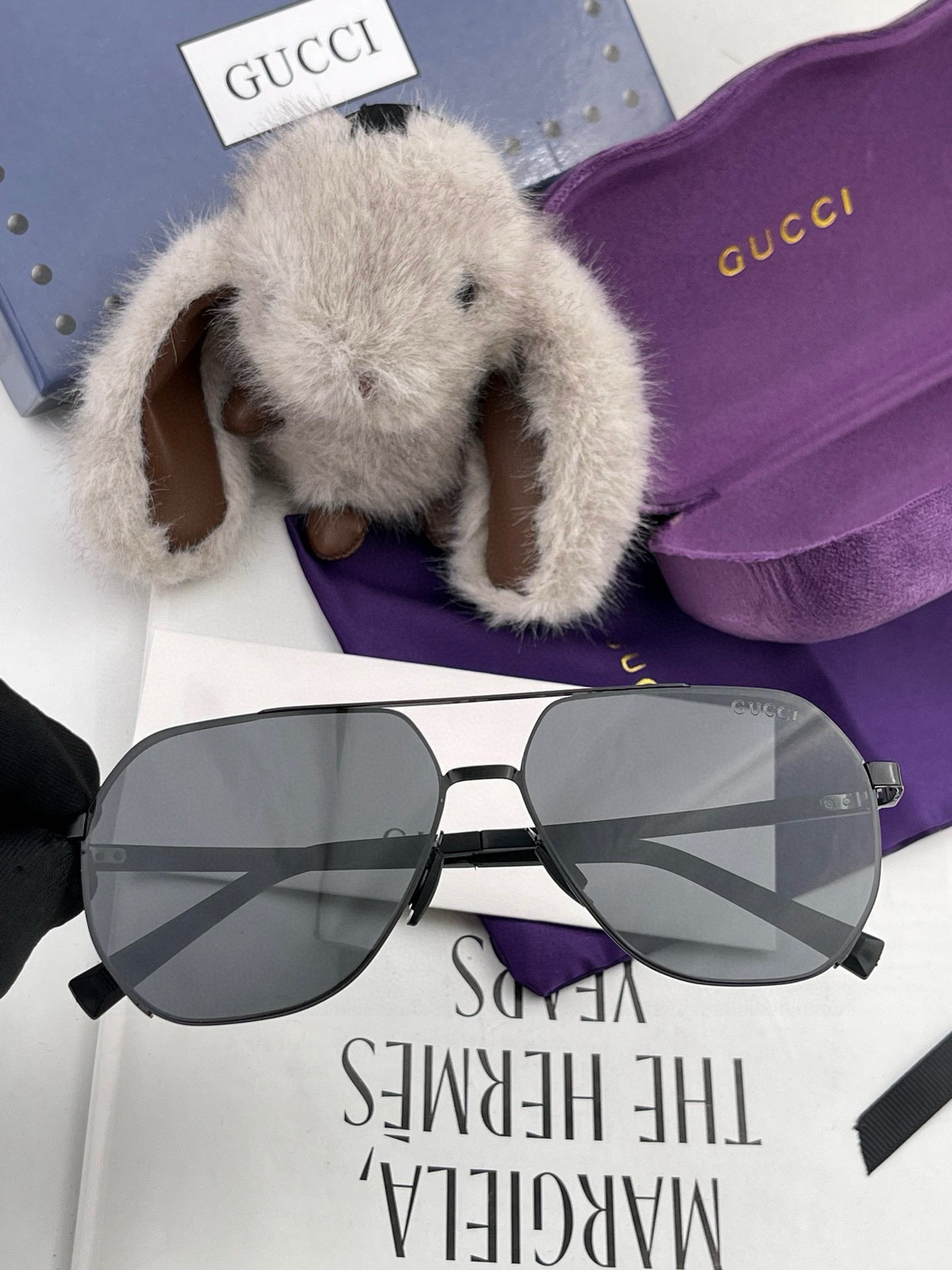         GUCCI 男款炫彩飞行员偏光太阳镜 ❤️材质：高清尼龙加厚卡槽高清偏光镜片 🌹无边框镜
