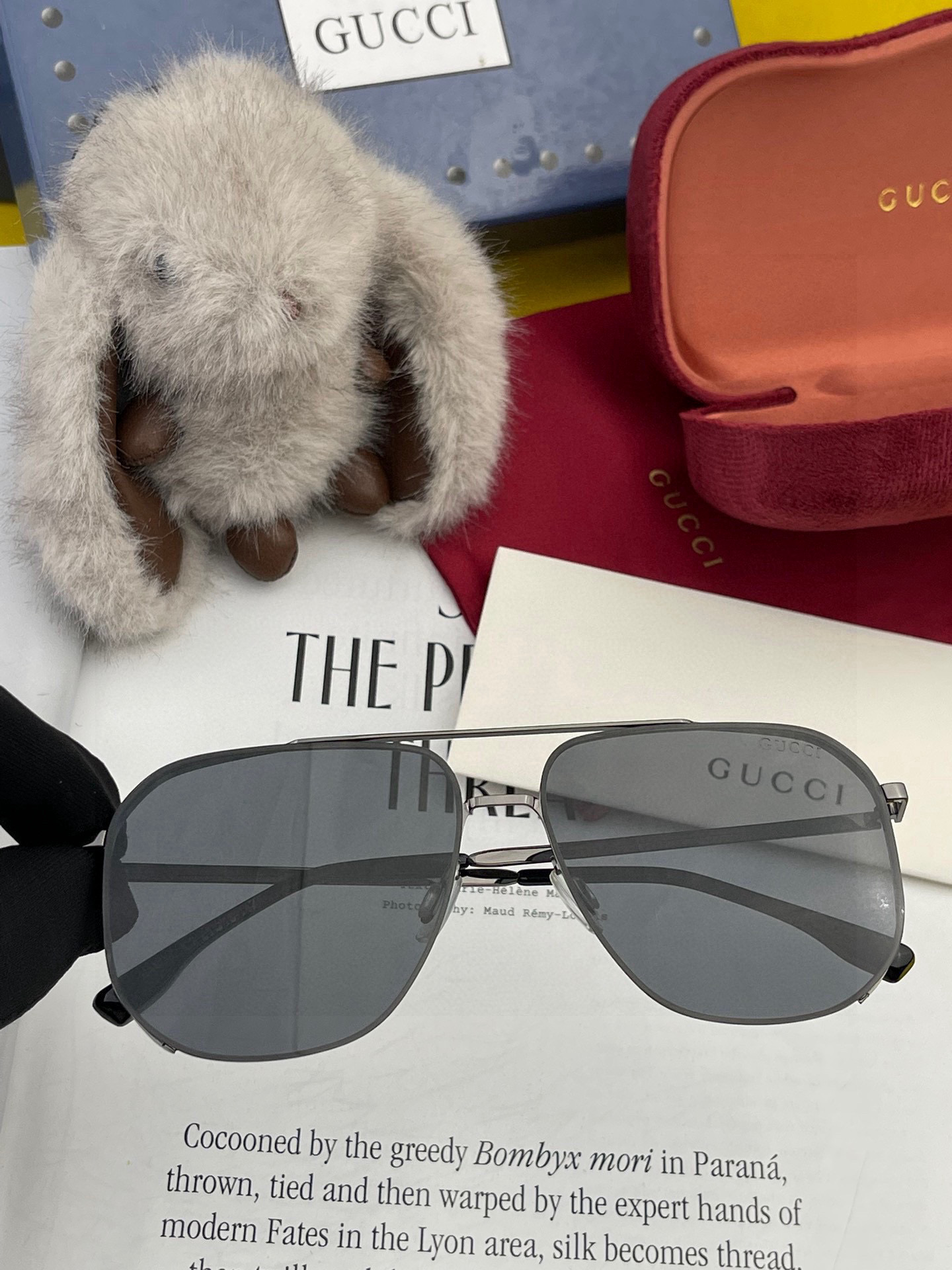         GUCCI 男款炫彩飞行员偏光太阳镜 ❤️材质：高清尼龙加厚卡槽高清偏光镜片 🌹无边框镜