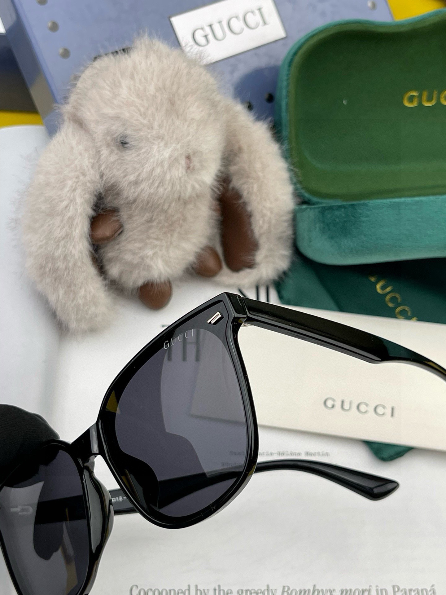   超好看 潮酷【GUCCI】古驰 新款款太阳镜以独特魅力和前卫风格诠释春夏最新眼镜，以方框设计，中梁连