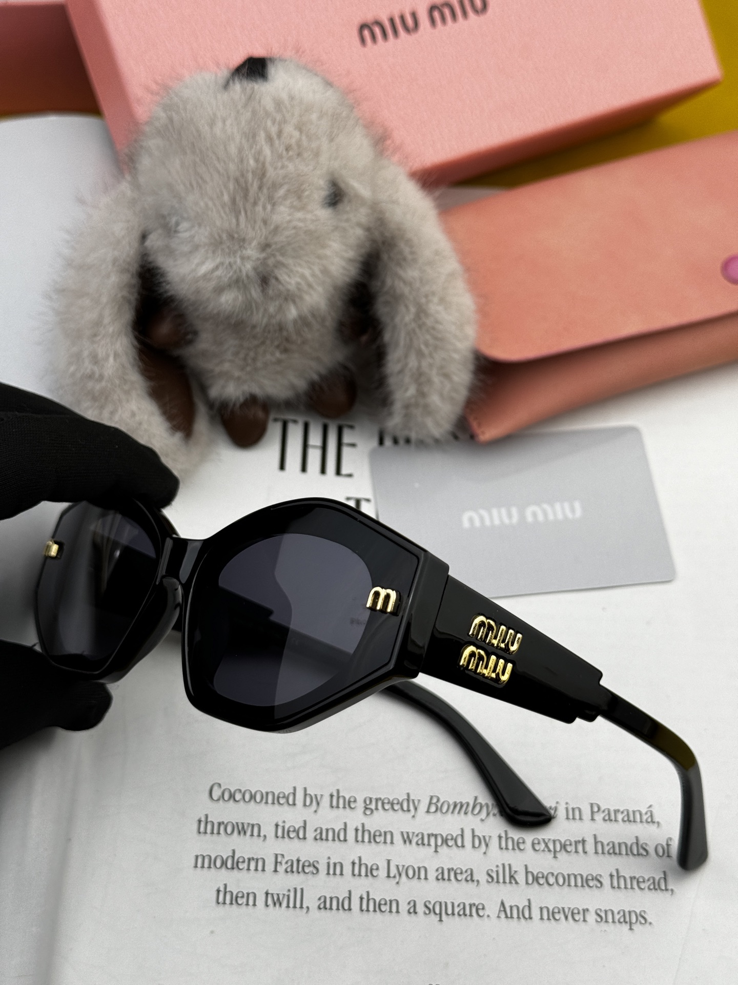   MIUMIU/缪缪🖇🖇2025开春新款🌟闪耀新款璀璨登台 ❤❤太阳镜潮品 精致个性设计简约时尚 专柜