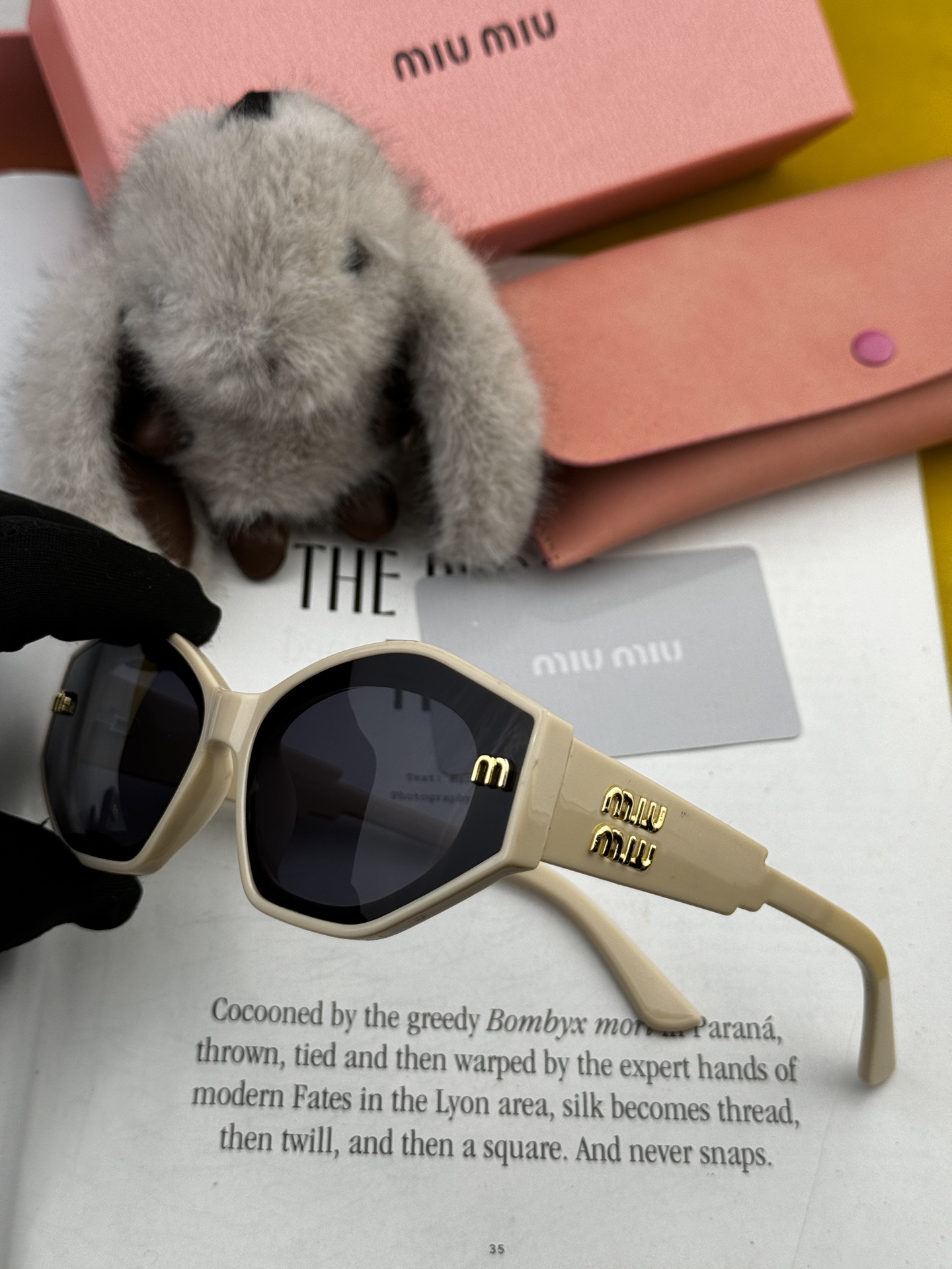   MIUMIU/缪缪🖇🖇2025开春新款🌟闪耀新款璀璨登台 ❤❤太阳镜潮品 精致个性设计简约时尚 专柜