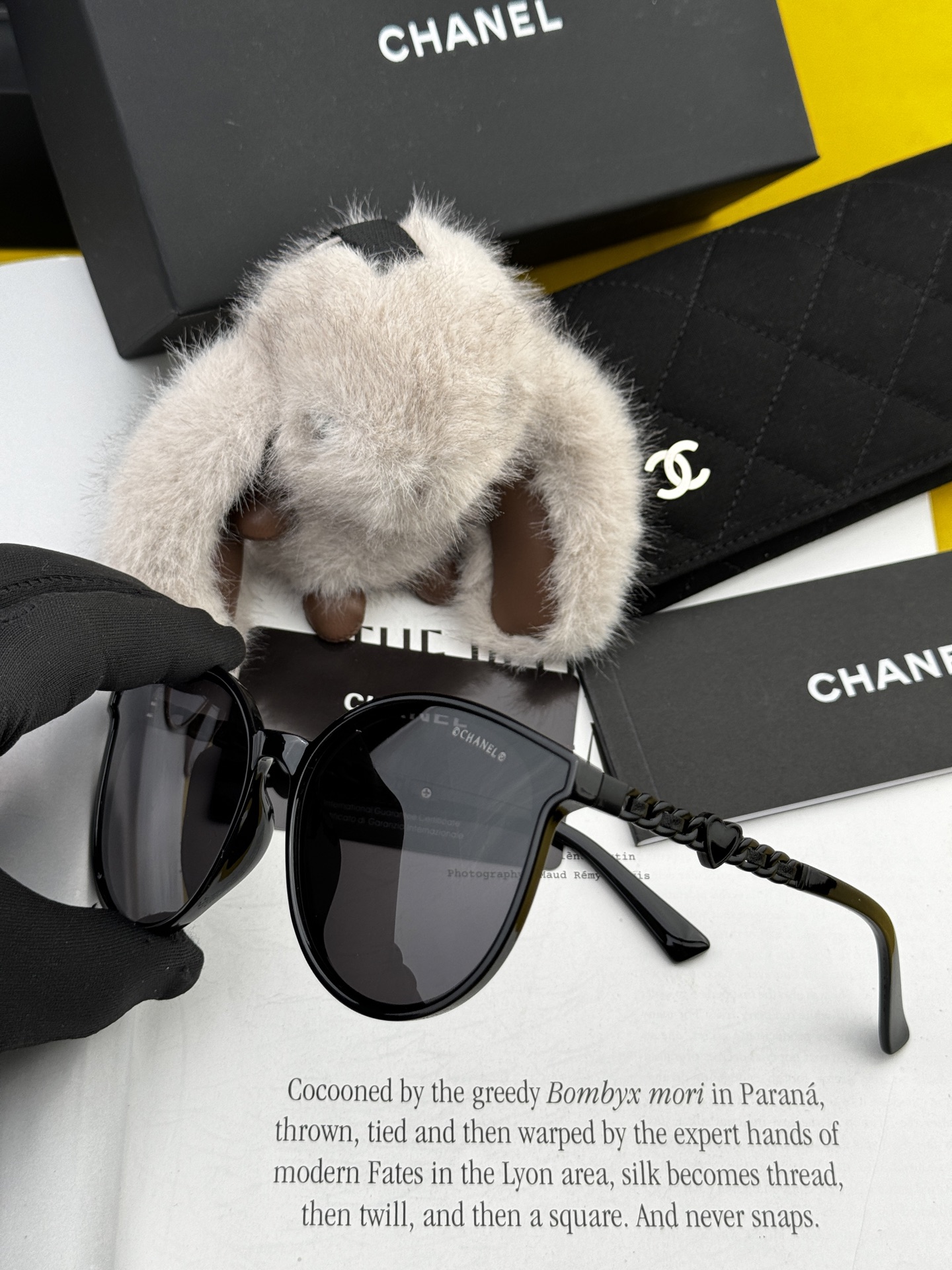  【CHANEL】香奈儿 2025新款潮流爆款 时尚方框太阳镜 佩戴舒适 网红潮款墨镜  女士高清加厚偏