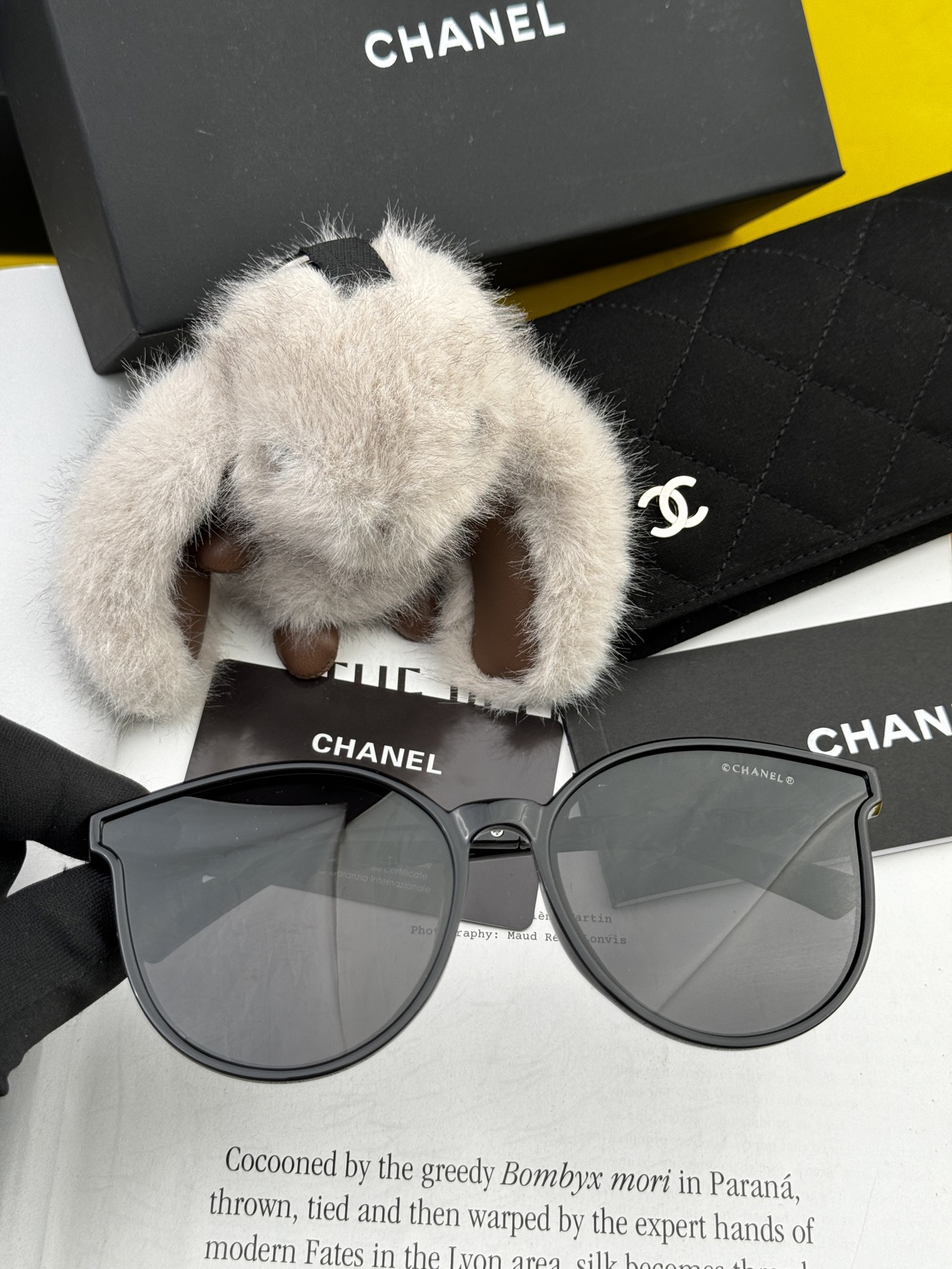  【CHANEL】香奈儿 2025新款潮流爆款 时尚方框太阳镜 佩戴舒适 网红潮款墨镜  女士高清加厚偏