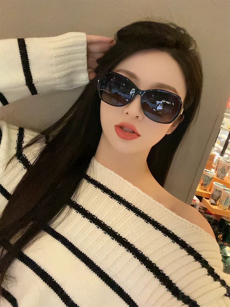  【CHANEL】香奈儿 2025新款山茶花潮流爆款 时尚圆框高清偏光太阳镜 佩戴舒适 网红潮款墨镜  