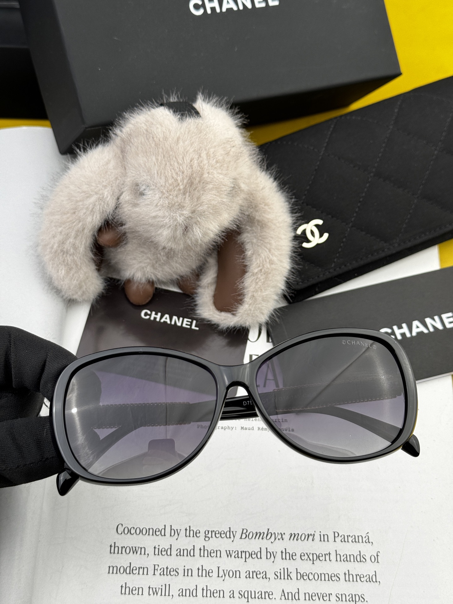  【CHANEL】香奈儿 2025新款山茶花潮流爆款 时尚圆框高清偏光太阳镜 佩戴舒适 网红潮款墨镜  