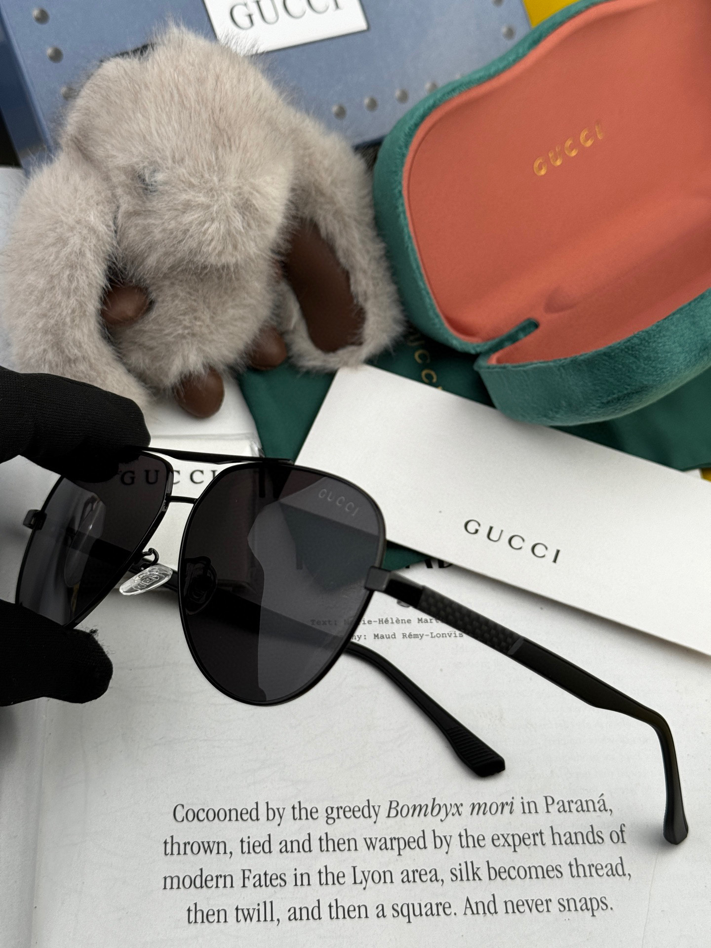   Gucci 。  高品质男女款墨镜   👍 进口宝丽来偏光镜片  。蛤蟆镜 开车钓鱼都可 。百搭显瘦
