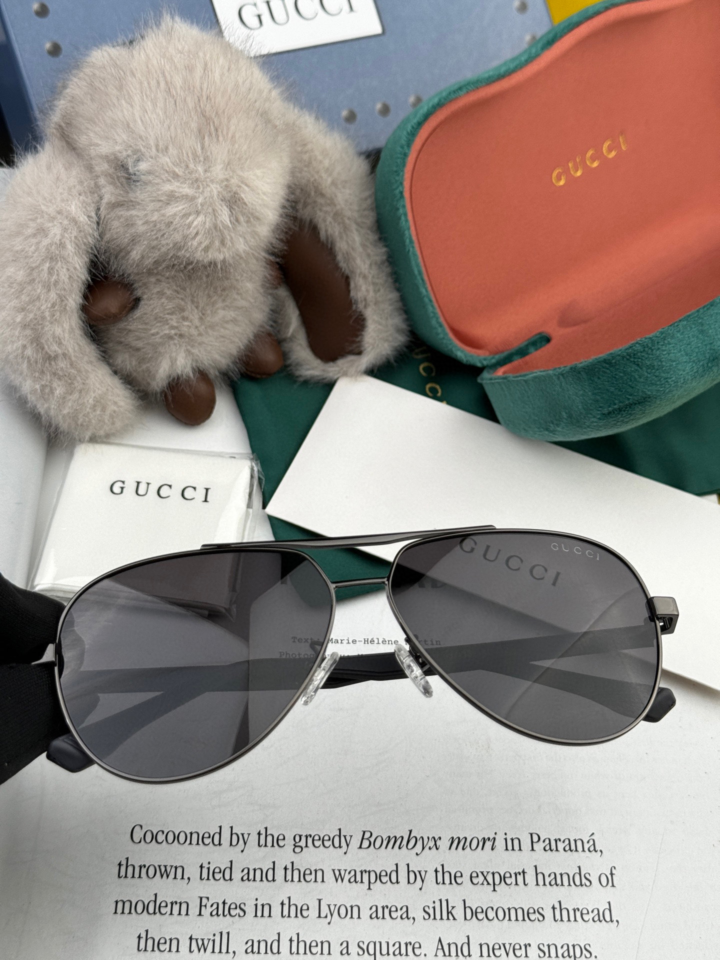   Gucci 。  高品质男女款墨镜   👍 进口宝丽来偏光镜片  。蛤蟆镜 开车钓鱼都可 。百搭显瘦