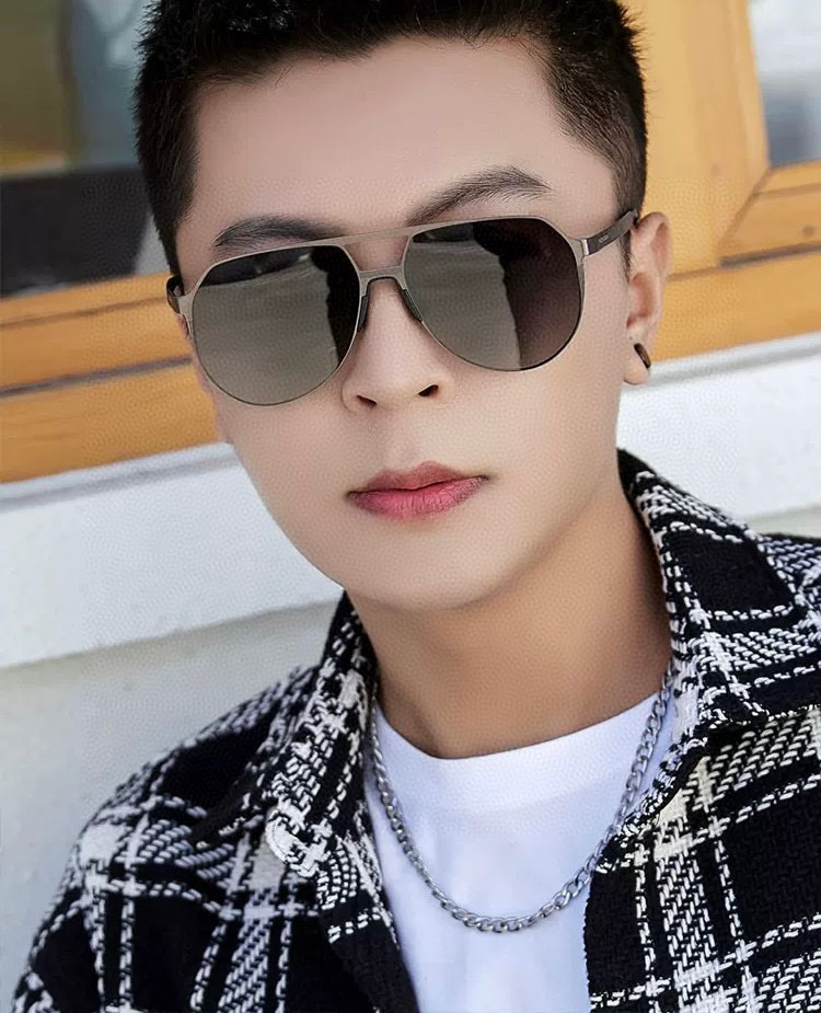        GUCCI 男款炫彩飞行员偏光太阳镜 ❤️材质：高清尼龙加厚卡槽高清偏光镜片 🌹无边框镜架