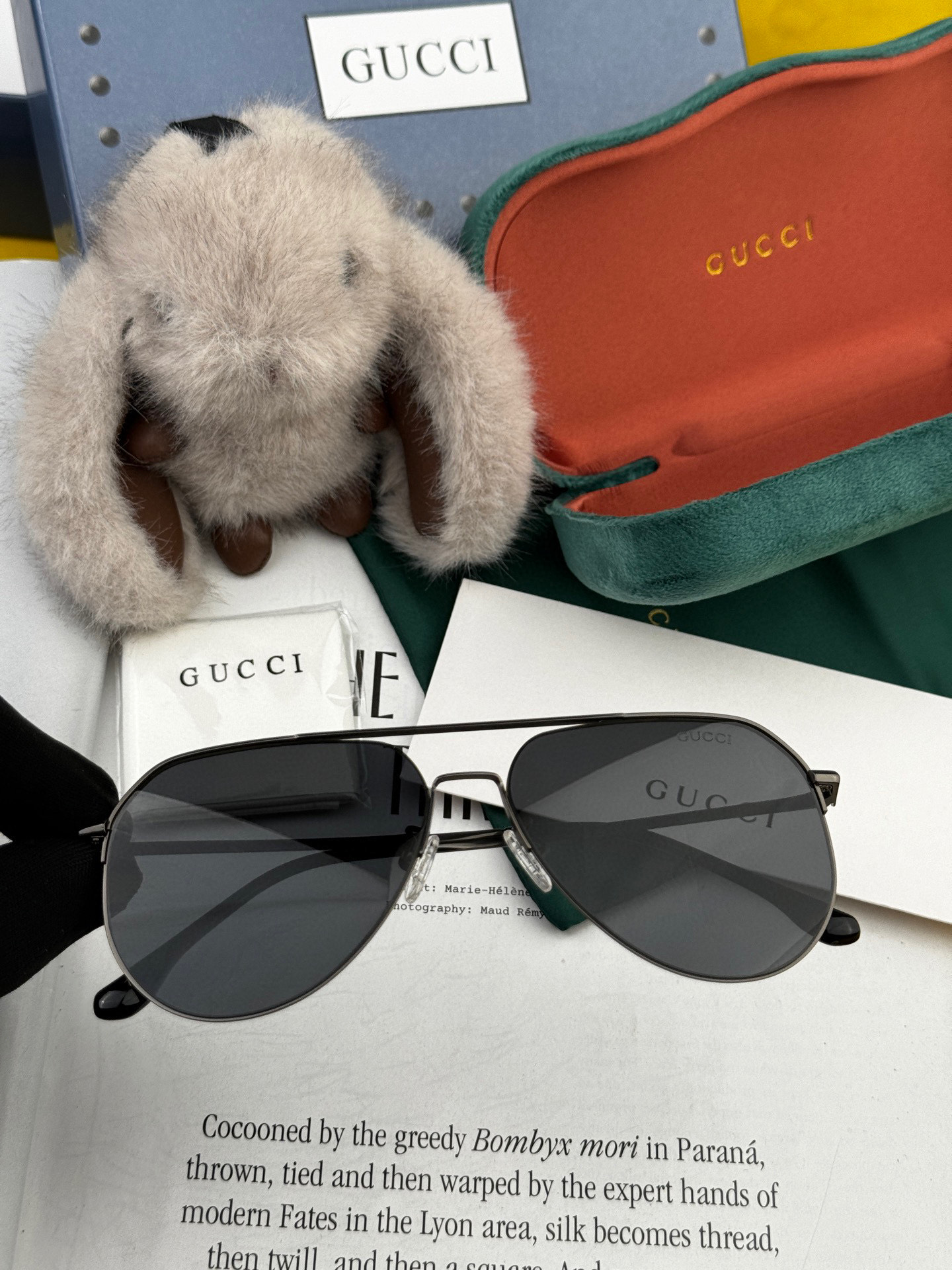        GUCCI 男款炫彩飞行员偏光太阳镜 ❤️材质：高清尼龙加厚卡槽高清偏光镜片 🌹无边框镜架