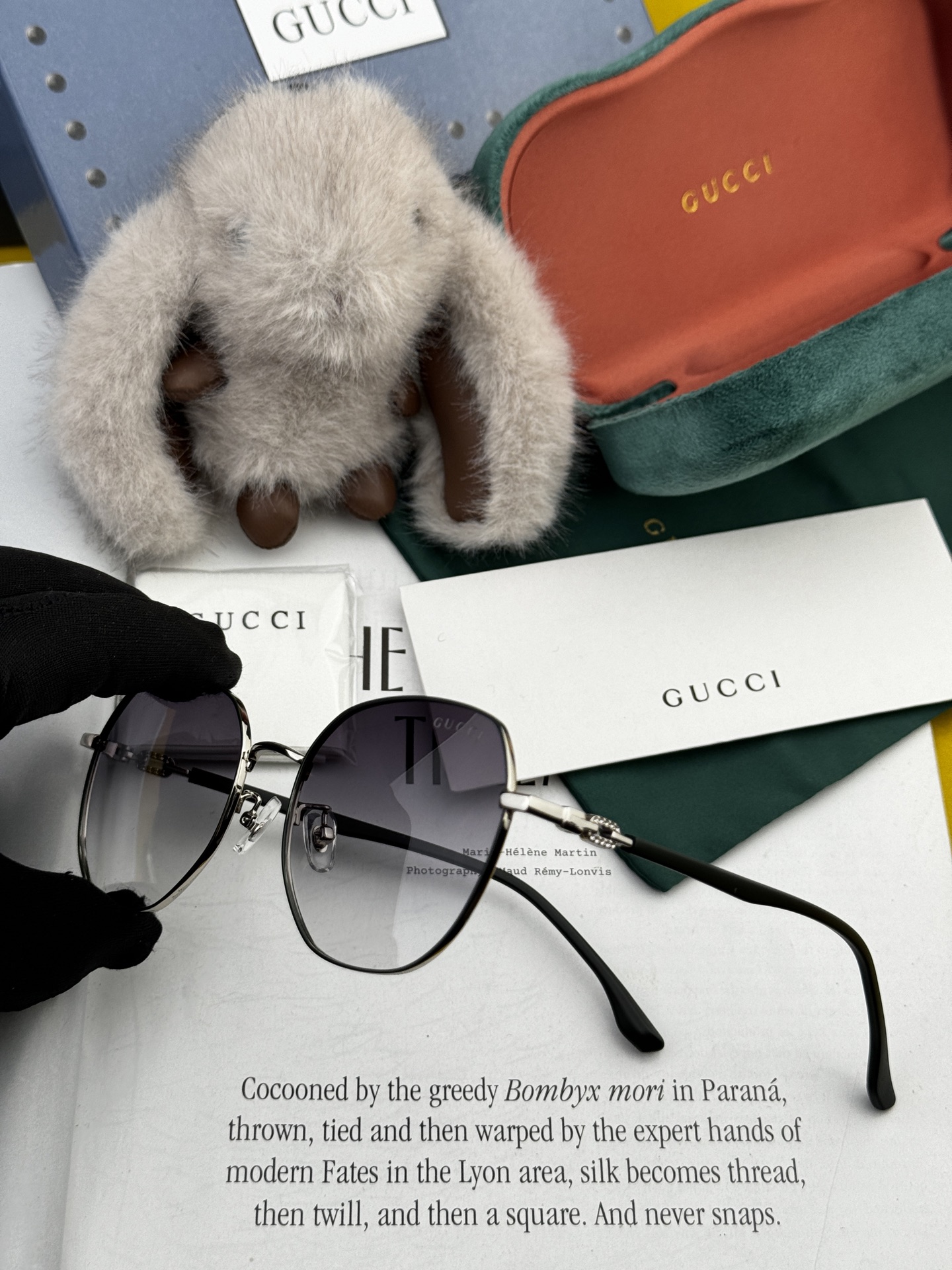   Gucci 。  高品质男女款墨镜   👍 进口宝丽来偏光镜片  。蛤蟆镜 开车钓鱼都可 。百搭显瘦