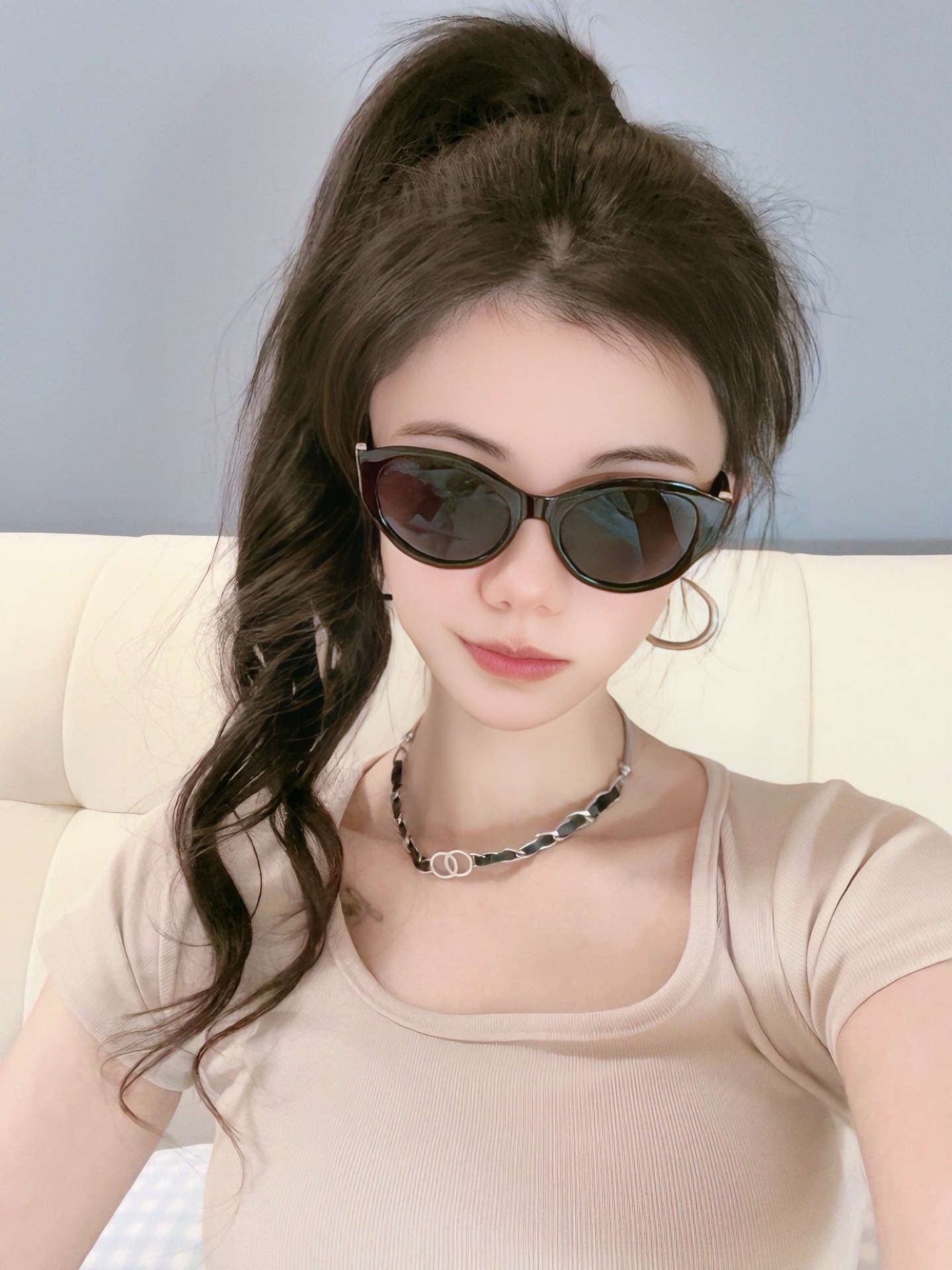   LV 2025新款女士方框太阳眼镜 开车墨镜 新款太阳镜  时尚大方 舒适轻盈 精致奢华 超轻 型号