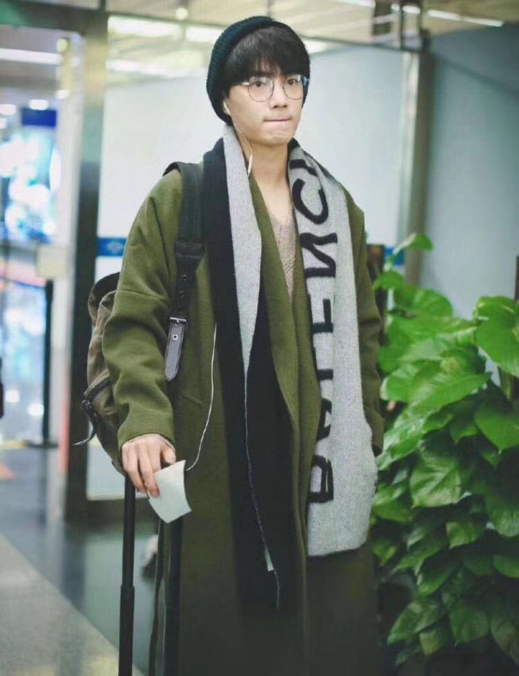 Paris Family Fashion Brand: Iconic Shawl with High Quality and Global Demand - 图片 4