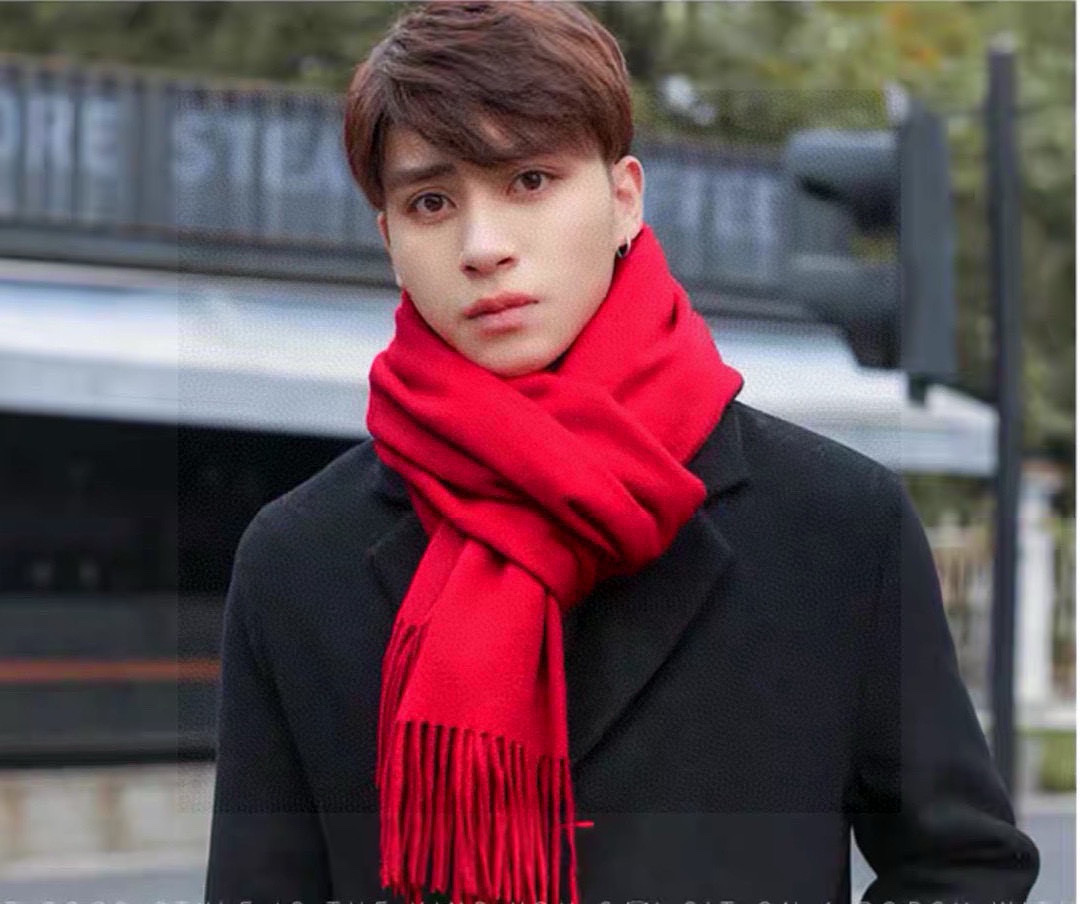 Prada’s Classic Logo Scarf: Fashionable Design for Successful Men, Size 180*30 - 图片 1