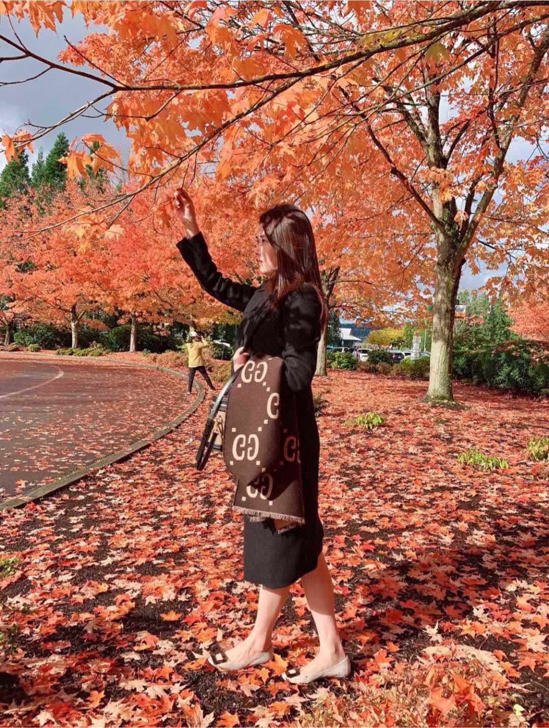 GG Logo Wool Silk Scarf in Tan, Size 35*190: Spring 2018 Tribute. - 图片 3