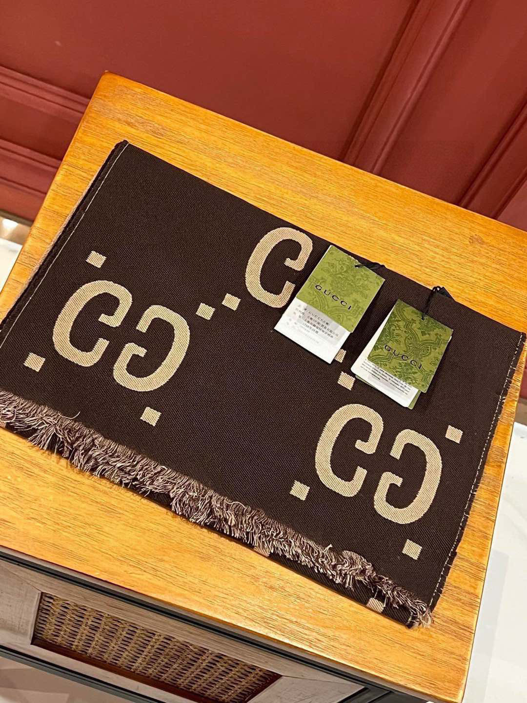 GG Logo Wool Silk Scarf in Tan, Size 35*190: Spring 2018 Tribute. - 图片 4
