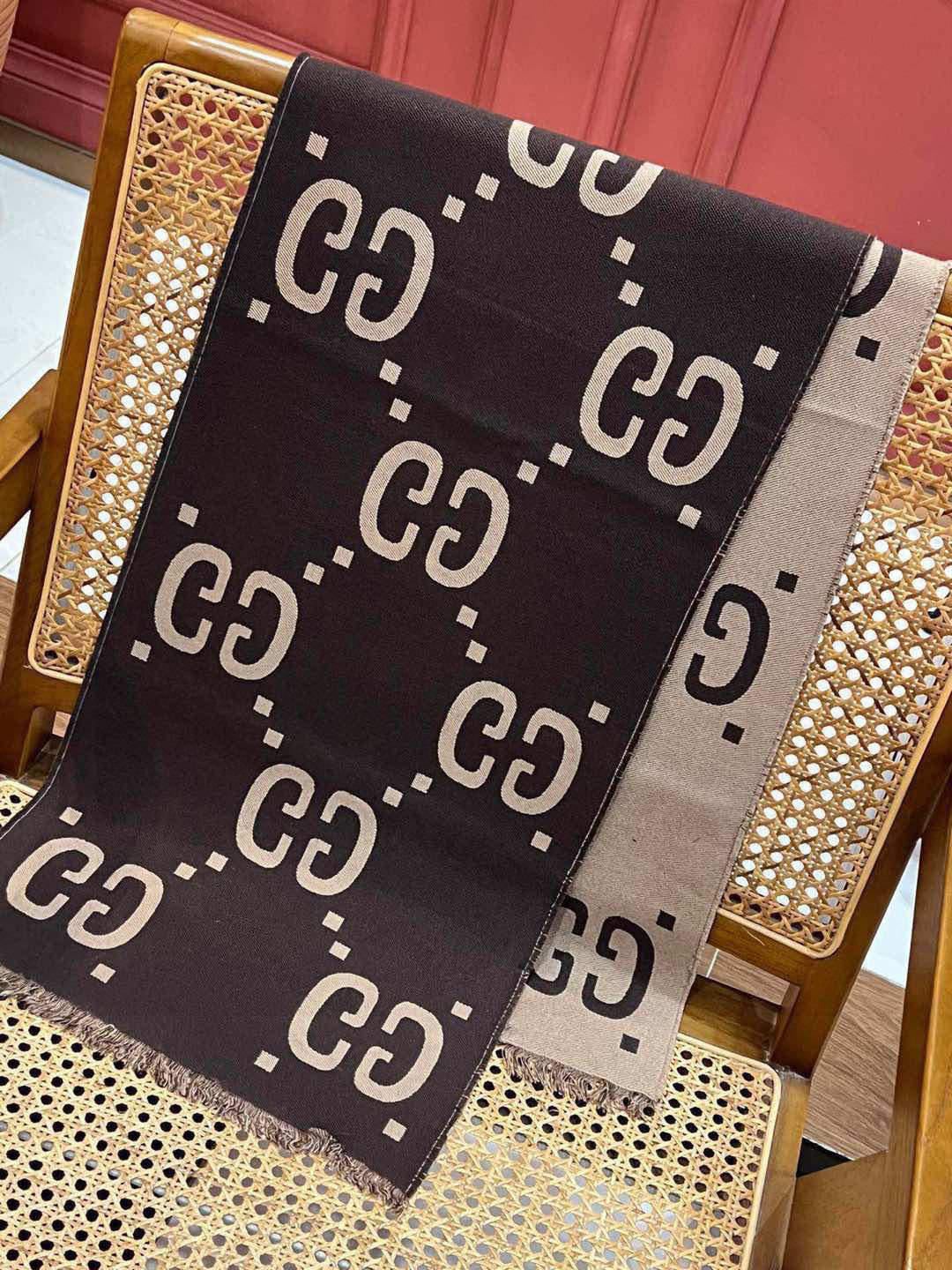 GG Logo Wool Silk Scarf in Tan, Size 35*190: Spring 2018 Tribute. - 图片 9