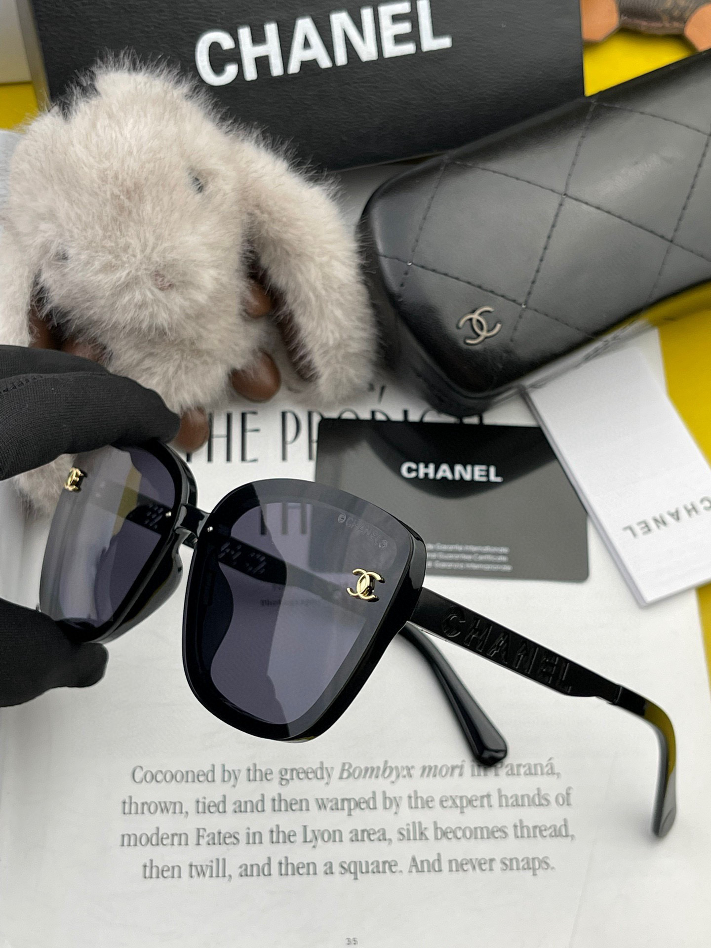   新品CHANEL 香奈儿太阳镜以独特魅力和前卫风格诠释春夏最新眼镜，质感超好佩带舒适 型号：CH08