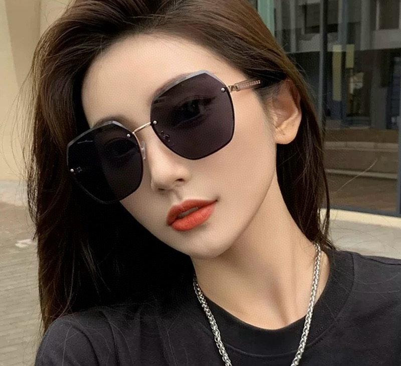 【尼龙偏光系列】GUCCI无框太阳镜墨多边形设计，不挑脸型，无论搭配大衣还是连衣裙都非常显气质尼龙偏光镜