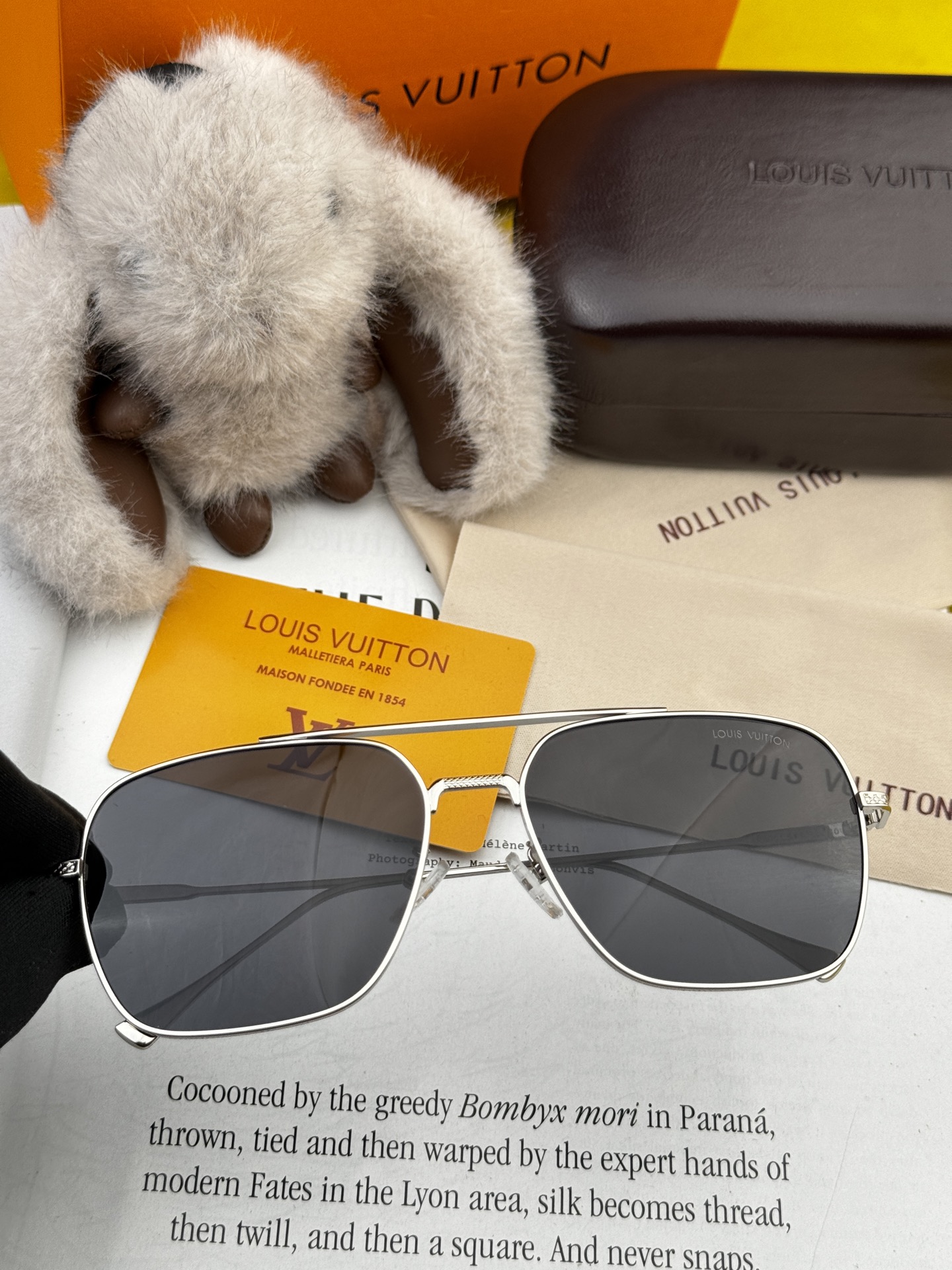  Lv 。  高品质男女款墨镜   👍 进口宝丽来偏光镜片  。蛤蟆镜 开车钓鱼都可 。百搭显瘦墨镜韩版