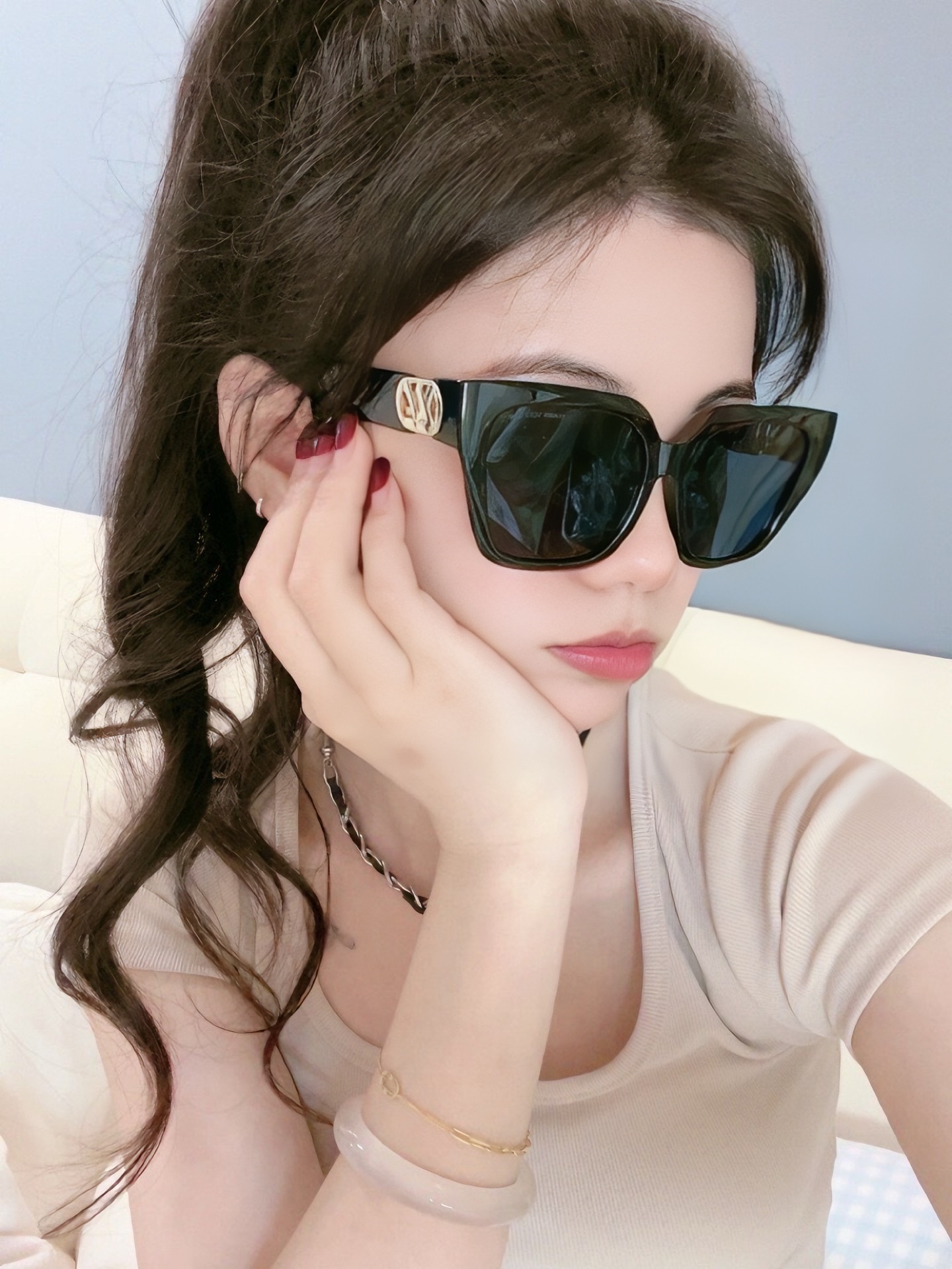   LV 2025新款女士方框太阳眼镜 开车墨镜 新款太阳镜  时尚大方 舒适轻盈 精致奢华 超轻 型号