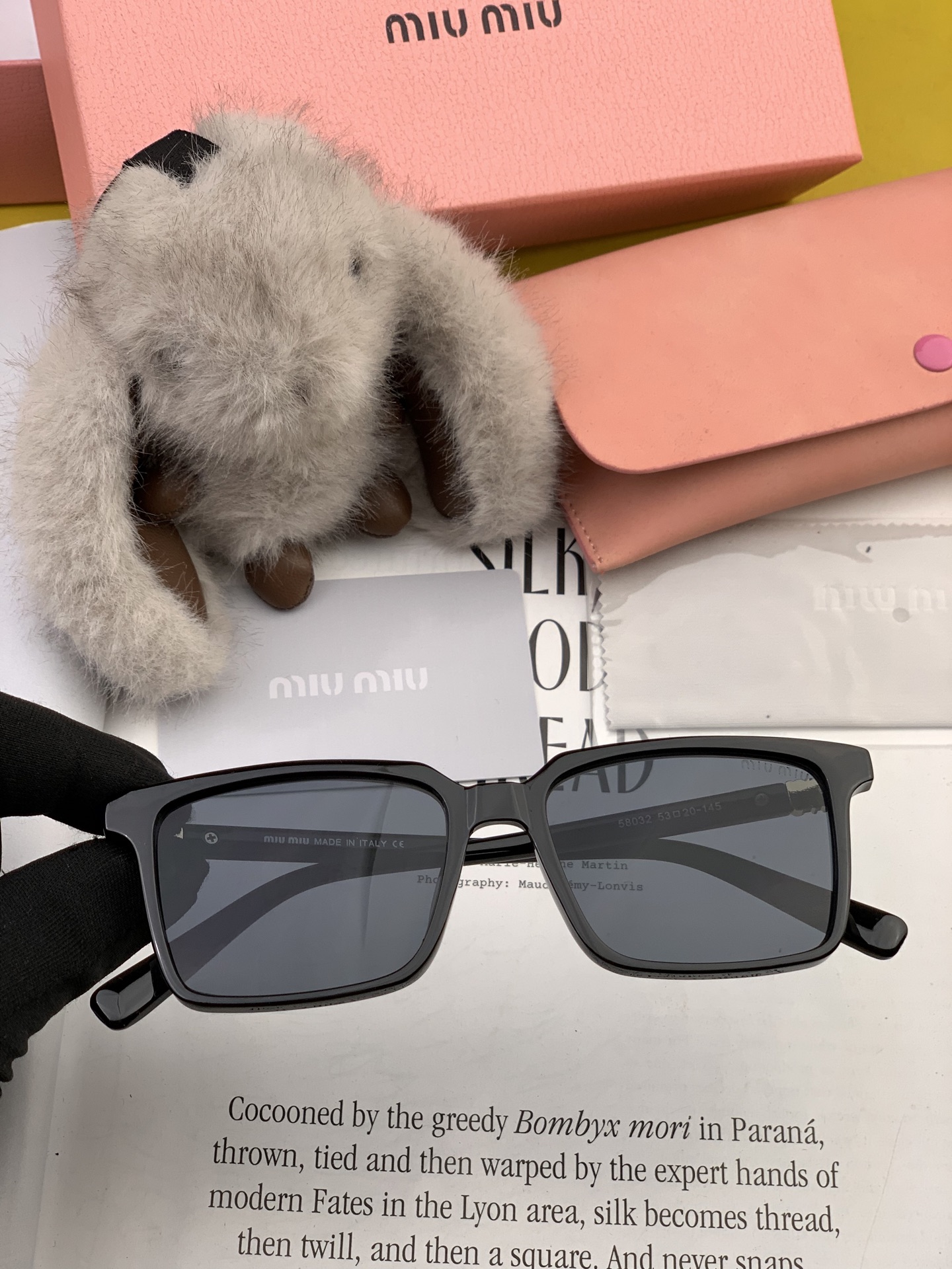   MIUMIU/缪缪🖇🖇2025开春新款🌟闪耀新款璀璨登台 ❤❤太阳镜潮品 精致个性设计简约时尚 专柜