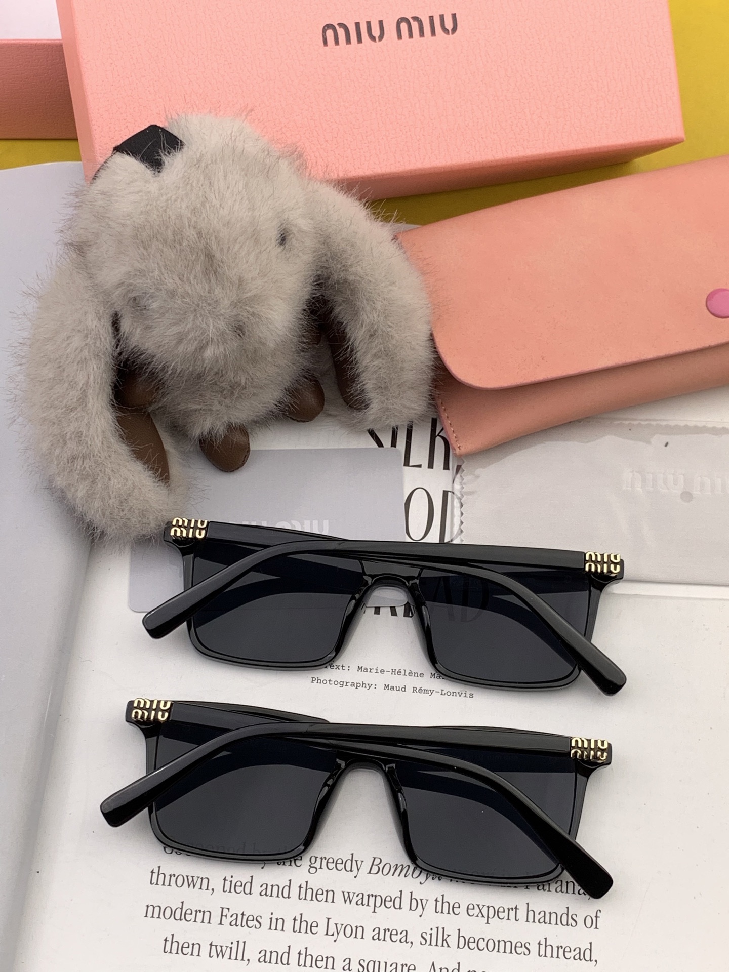   MIUMIU/缪缪🖇🖇2025开春新款🌟闪耀新款璀璨登台 ❤❤太阳镜潮品 精致个性设计简约时尚 专柜