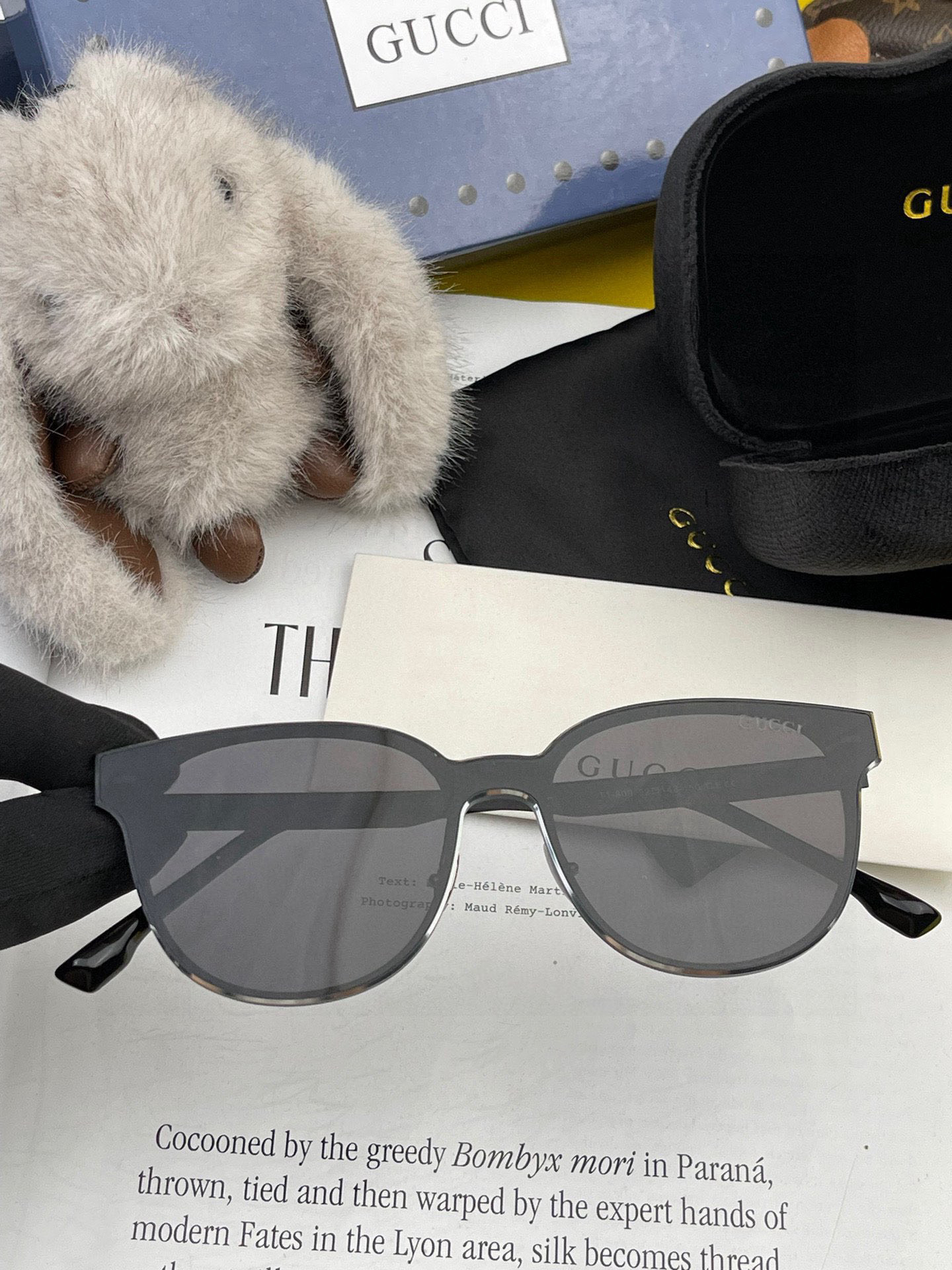  连体镜GUCCI 2024开春新款一体镜 大框太阳镜男女同款 😎 
爆款大框尼龙太阳镜 超逼格超酷 
