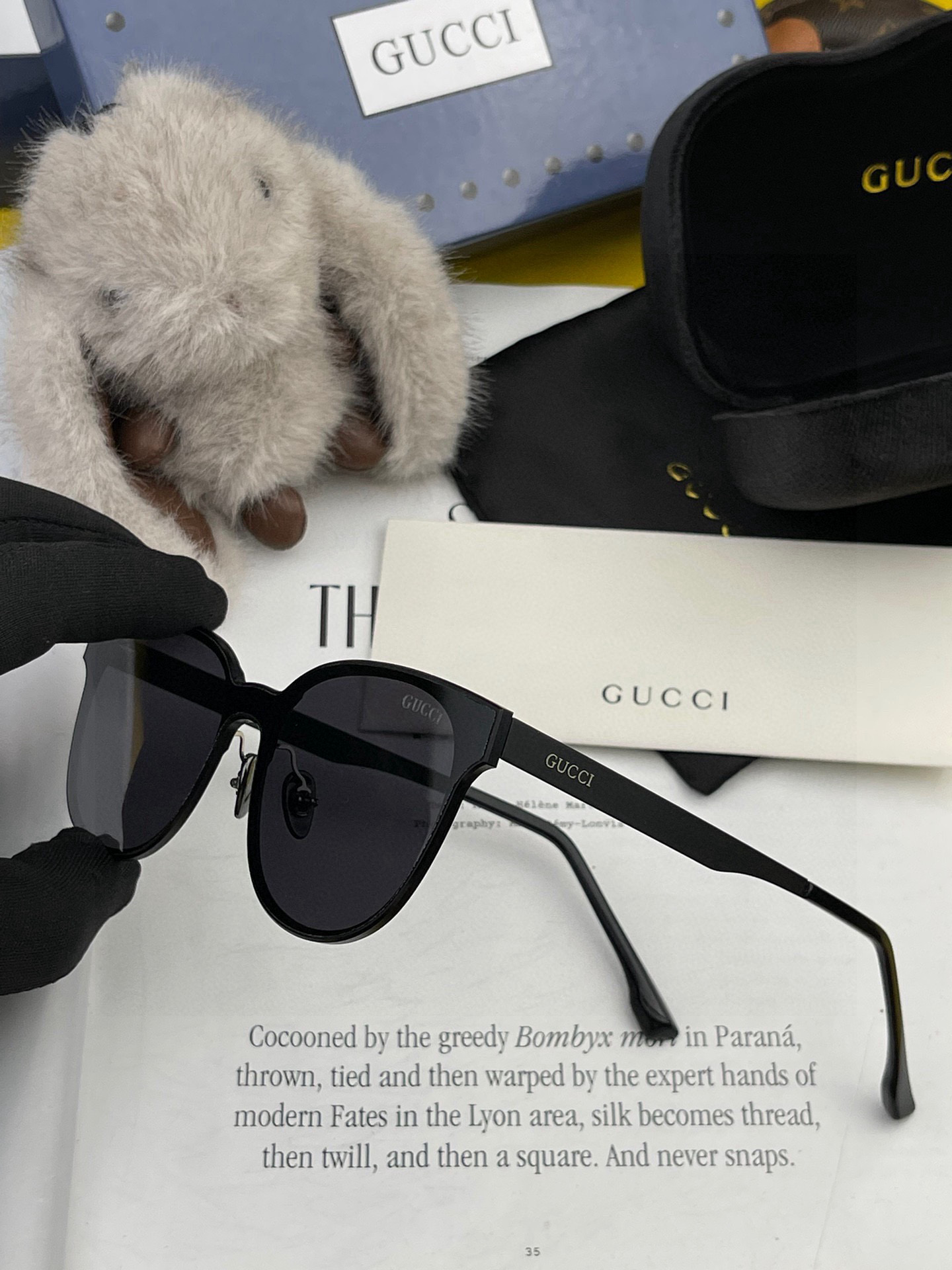  连体镜GUCCI 2024开春新款一体镜 大框太阳镜男女同款 😎 
爆款大框尼龙太阳镜 超逼格超酷 
