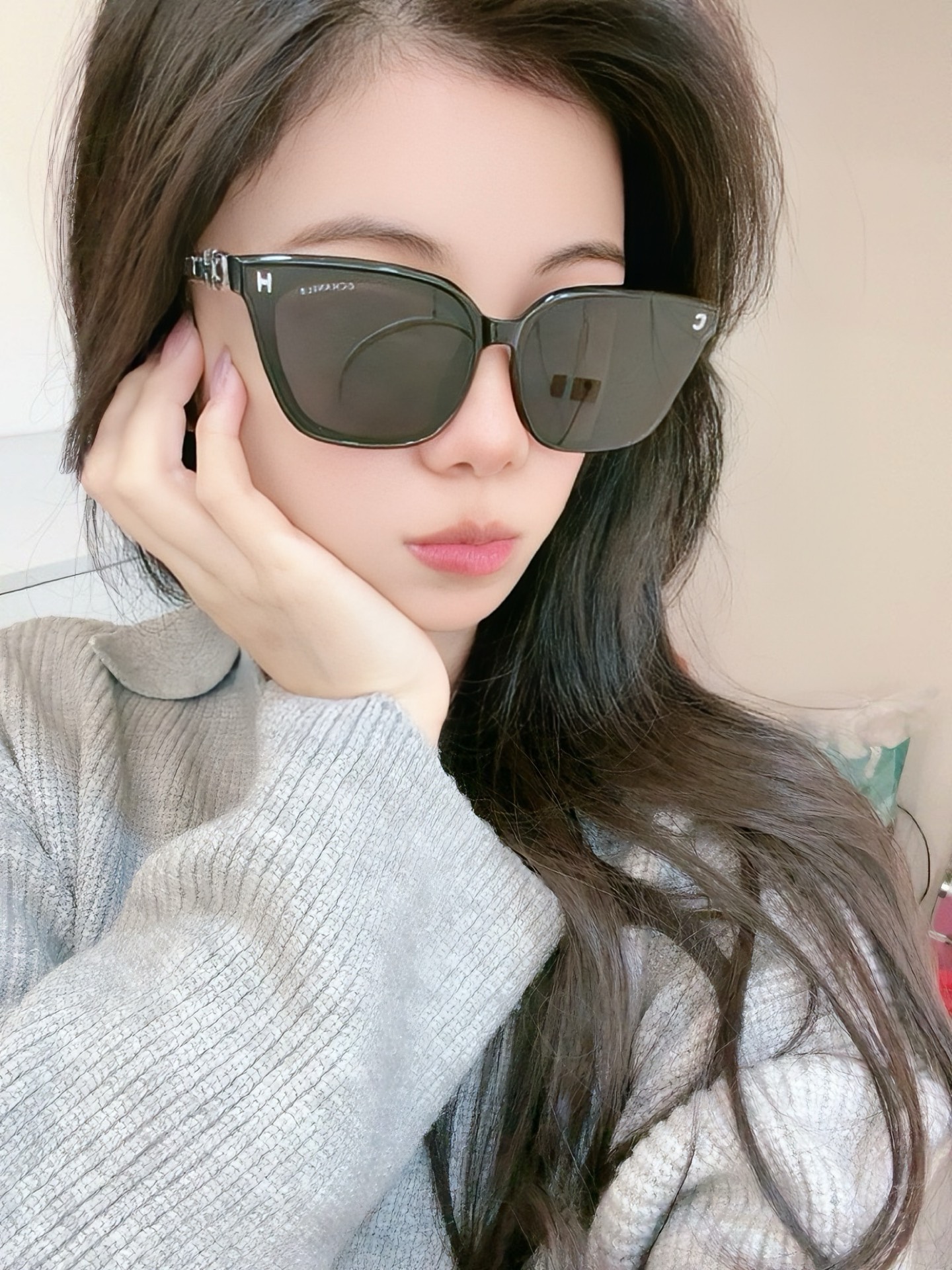    新品CHANEL 香奈儿太阳镜以独特魅力和前卫风格诠释春夏最新眼镜，质感超好佩带舒适 型号：CH0