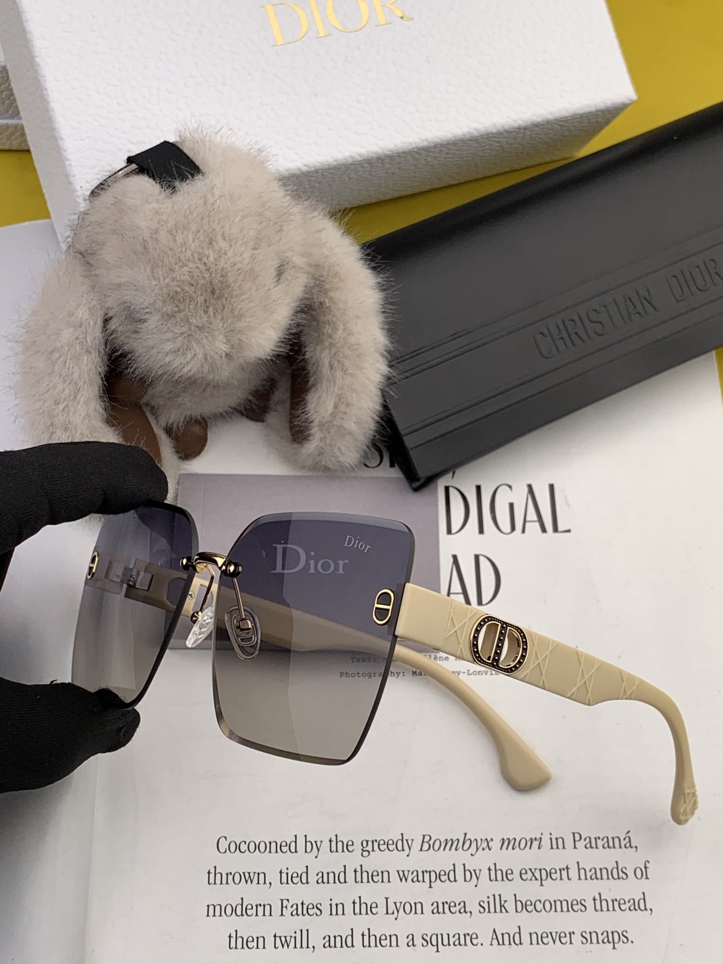 🔺 【DIOR-迪奥】2025开春新款 潮流爆款 时尚方框太阳镜 高品质 佩戴舒适 网红潮款墨镜 型号：