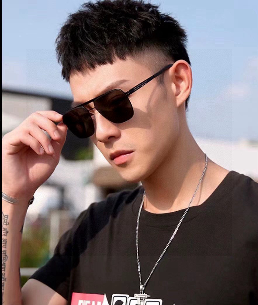       GUCC* 2025 新款男女情侣款太阳iP电镀永不褪色 卖点：超轻超有弹性整幅眼镜无螺丝重